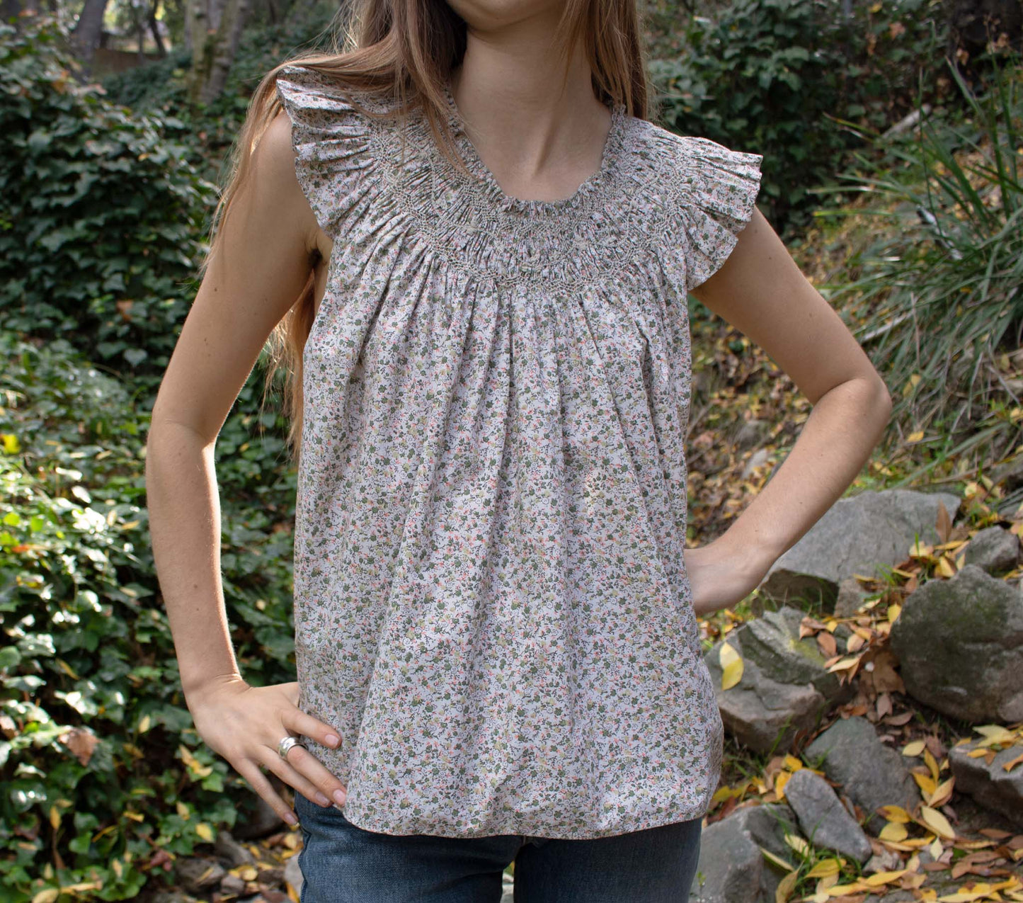 HMD -- APRIL TOP -- GREEN SUMMER NECTAR PRINT