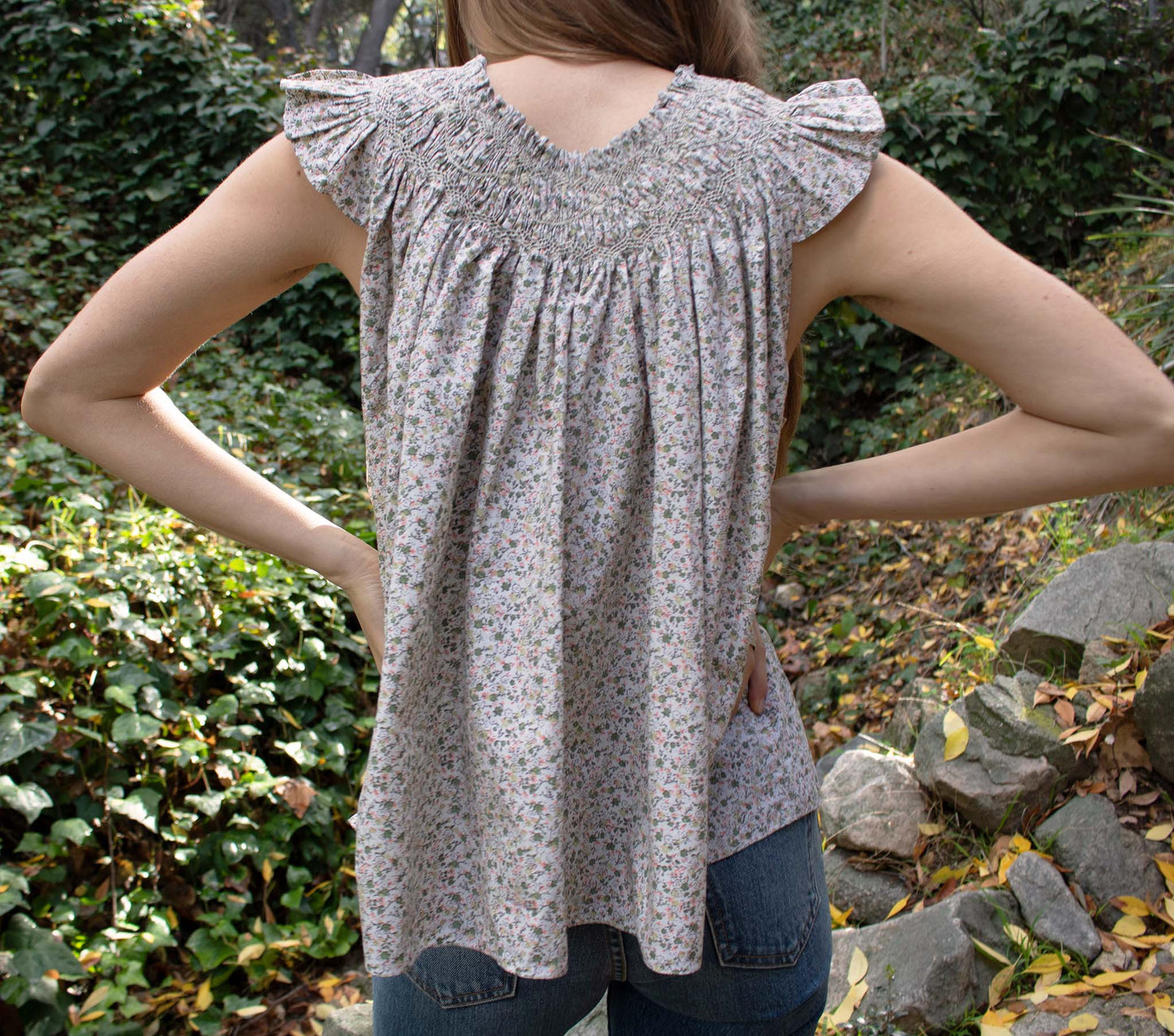 HMD -- APRIL TOP -- GREEN SUMMER NECTAR PRINT