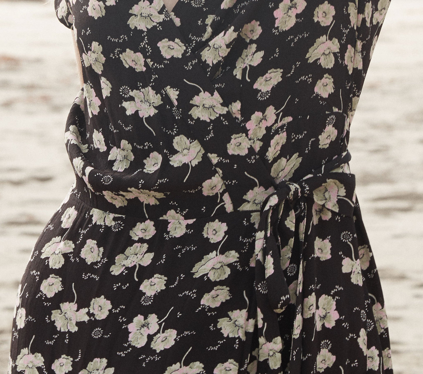HMD -- AURORA DRESS -- BLACK ANEMONE FLORAL
