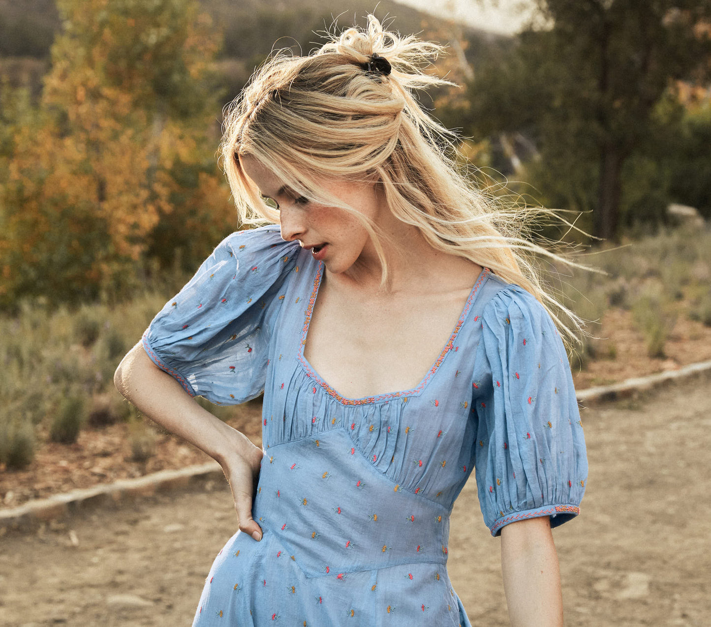 HMD -- TETRA DRESS -- CIEL CARNATION EMBROIDERY