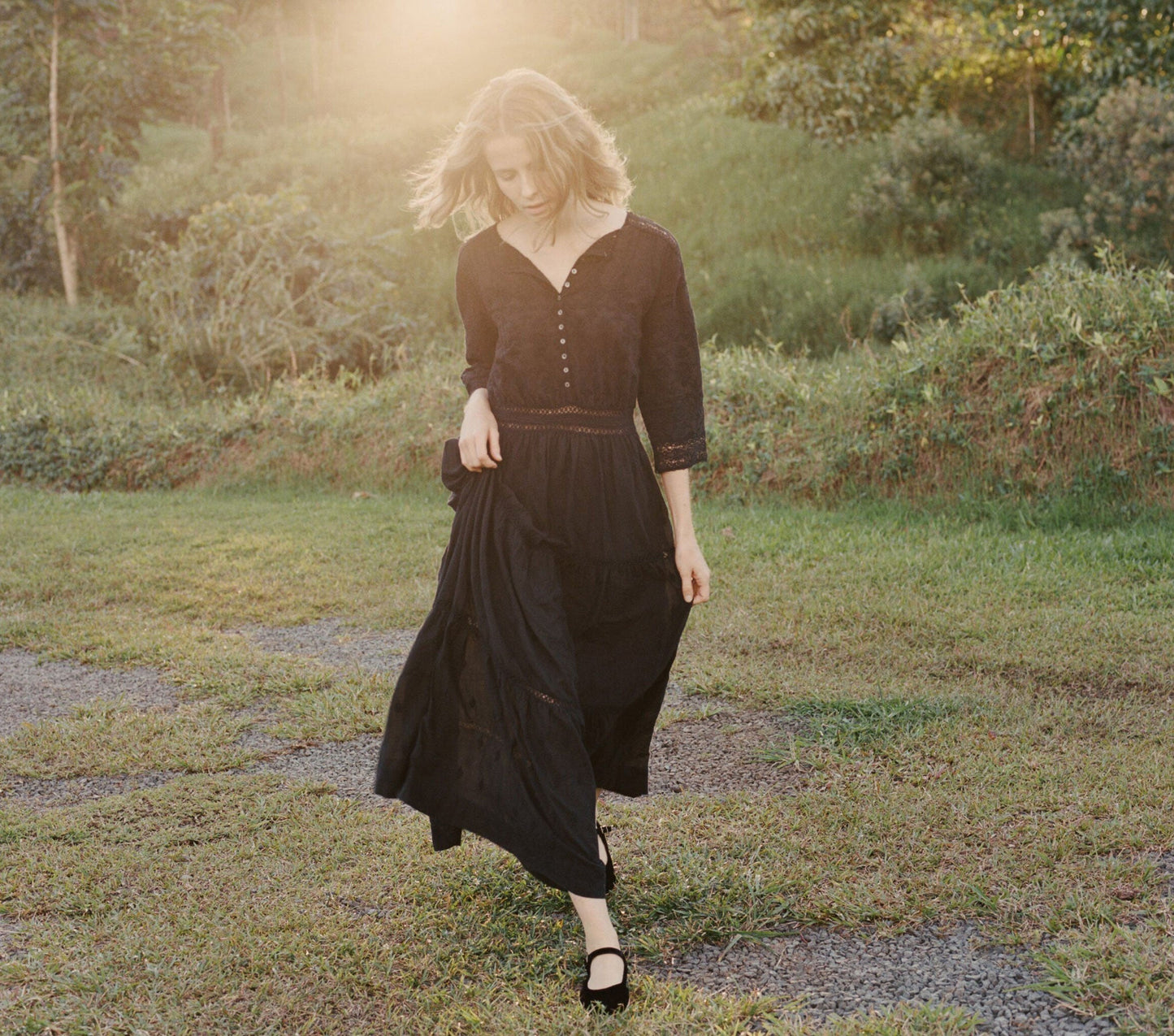 HMD -- PROVENCAL DRESS -- BLACK