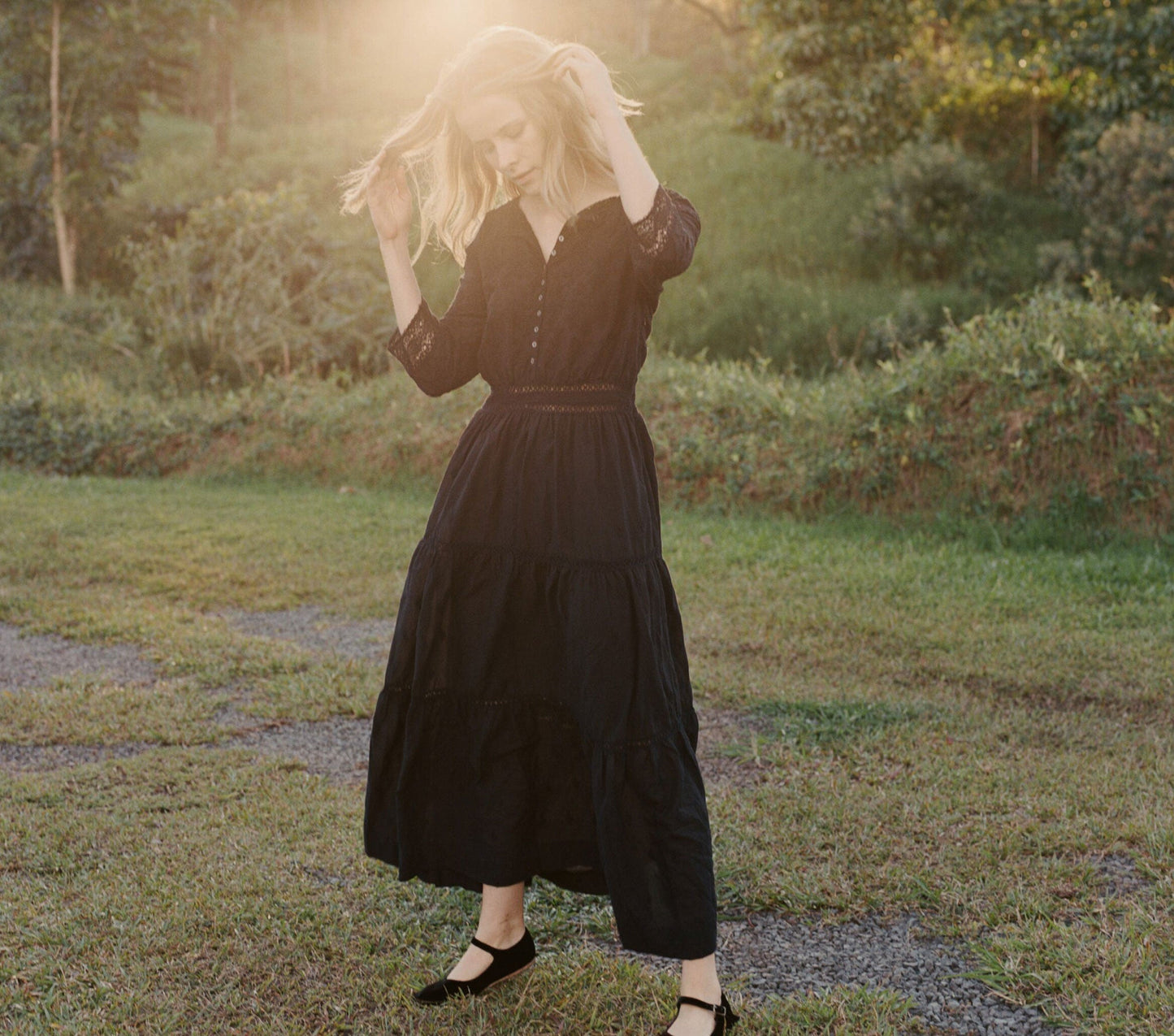 HMD -- PROVENCAL DRESS -- BLACK