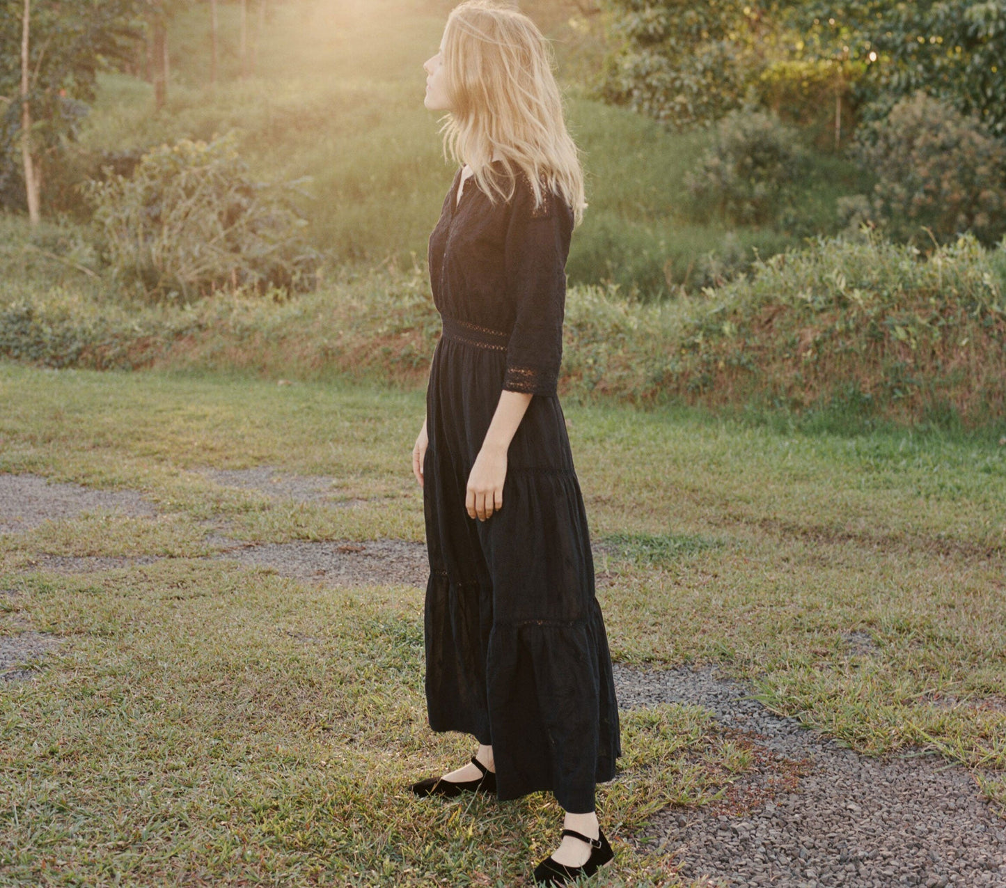 HMD -- PROVENCAL DRESS -- BLACK