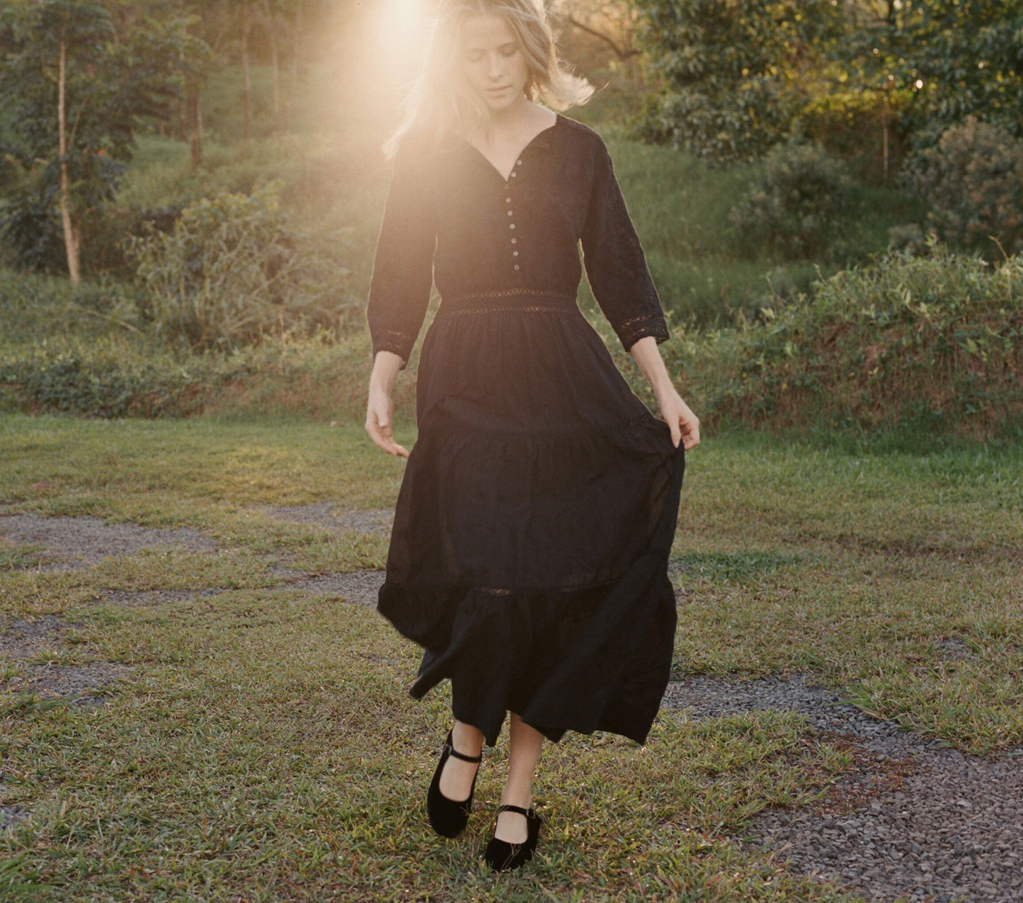 HMD -- PROVENCAL DRESS -- BLACK