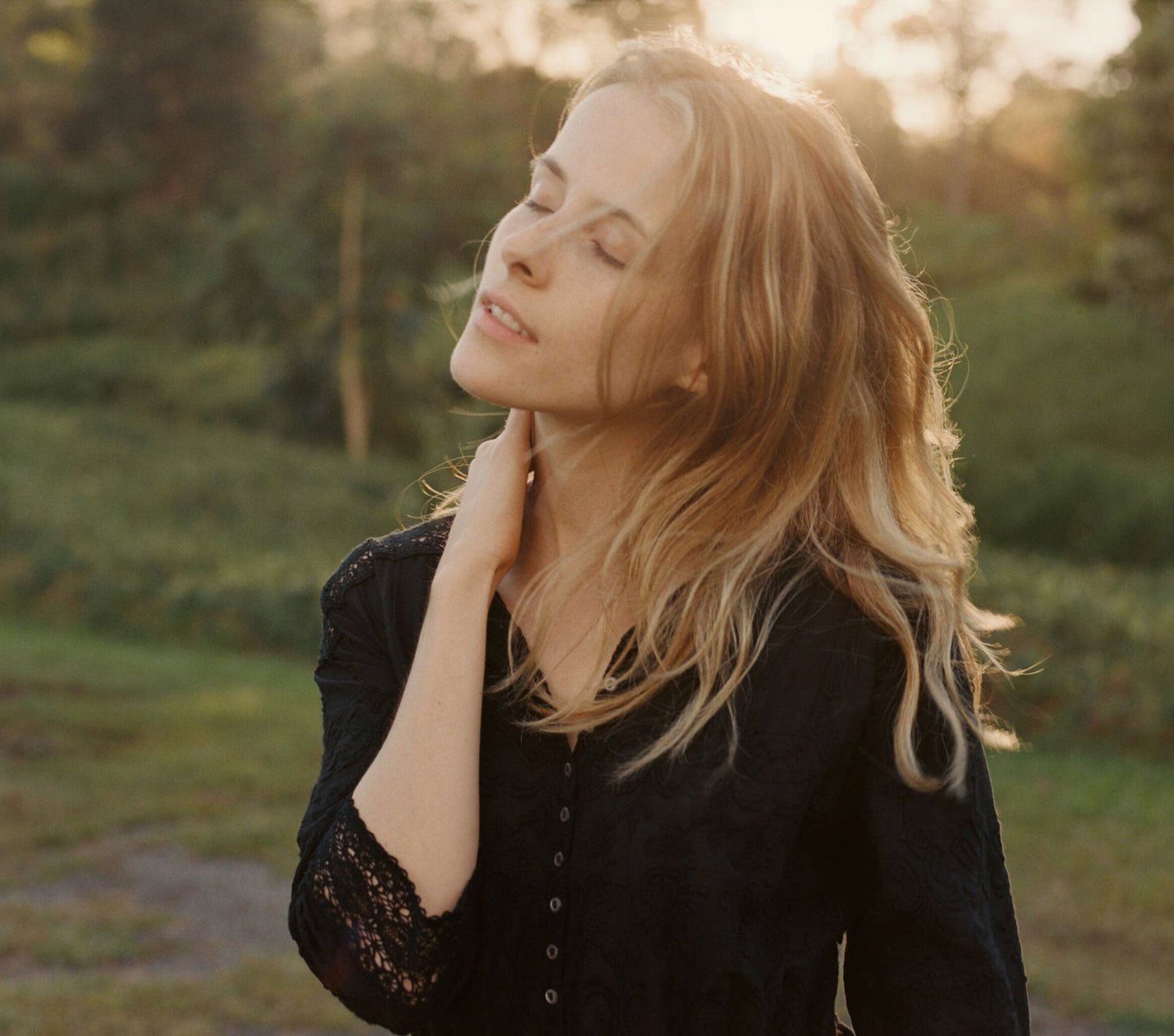 HMD -- PROVENCAL DRESS -- BLACK