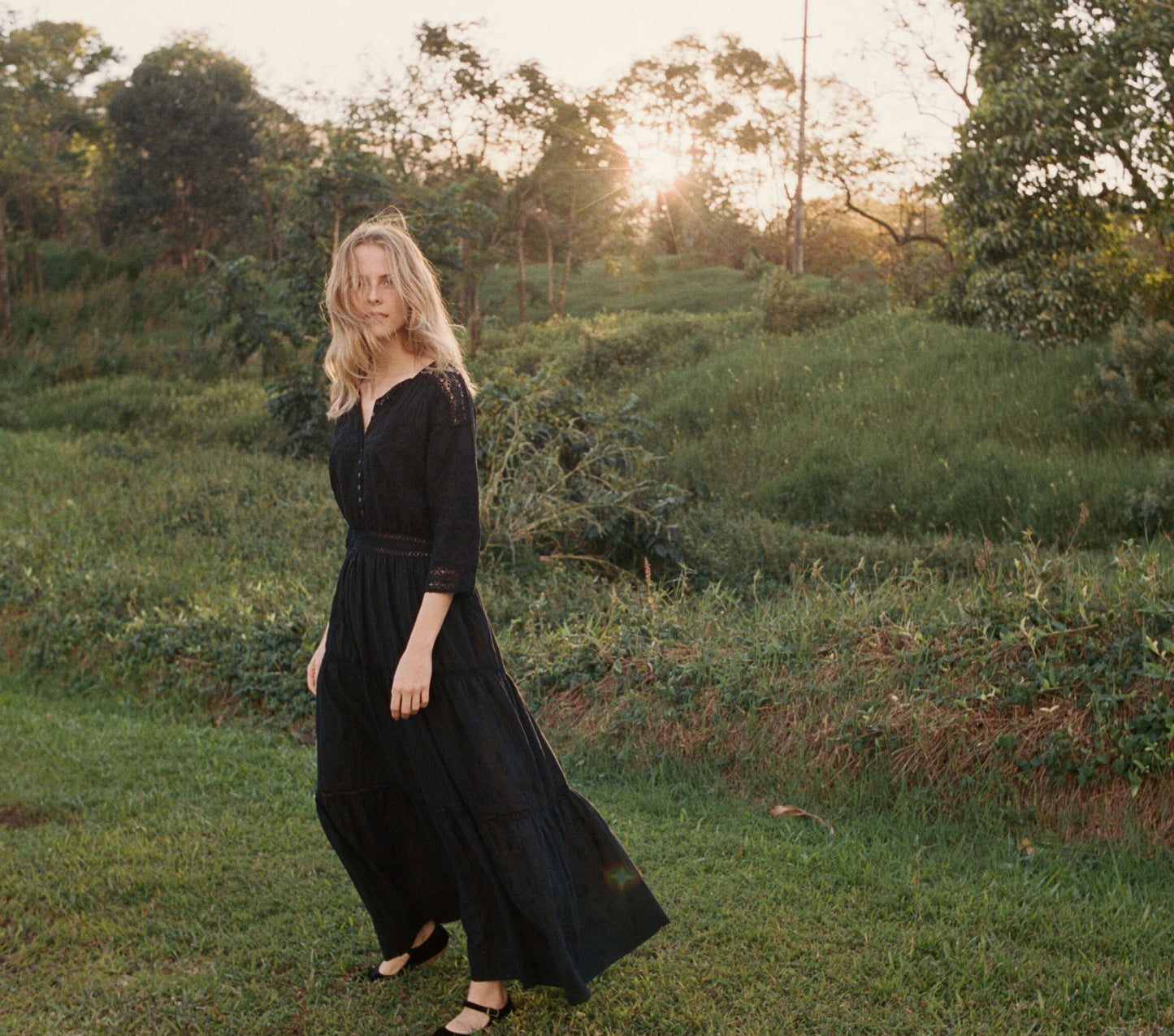 HMD -- PROVENCAL DRESS -- BLACK