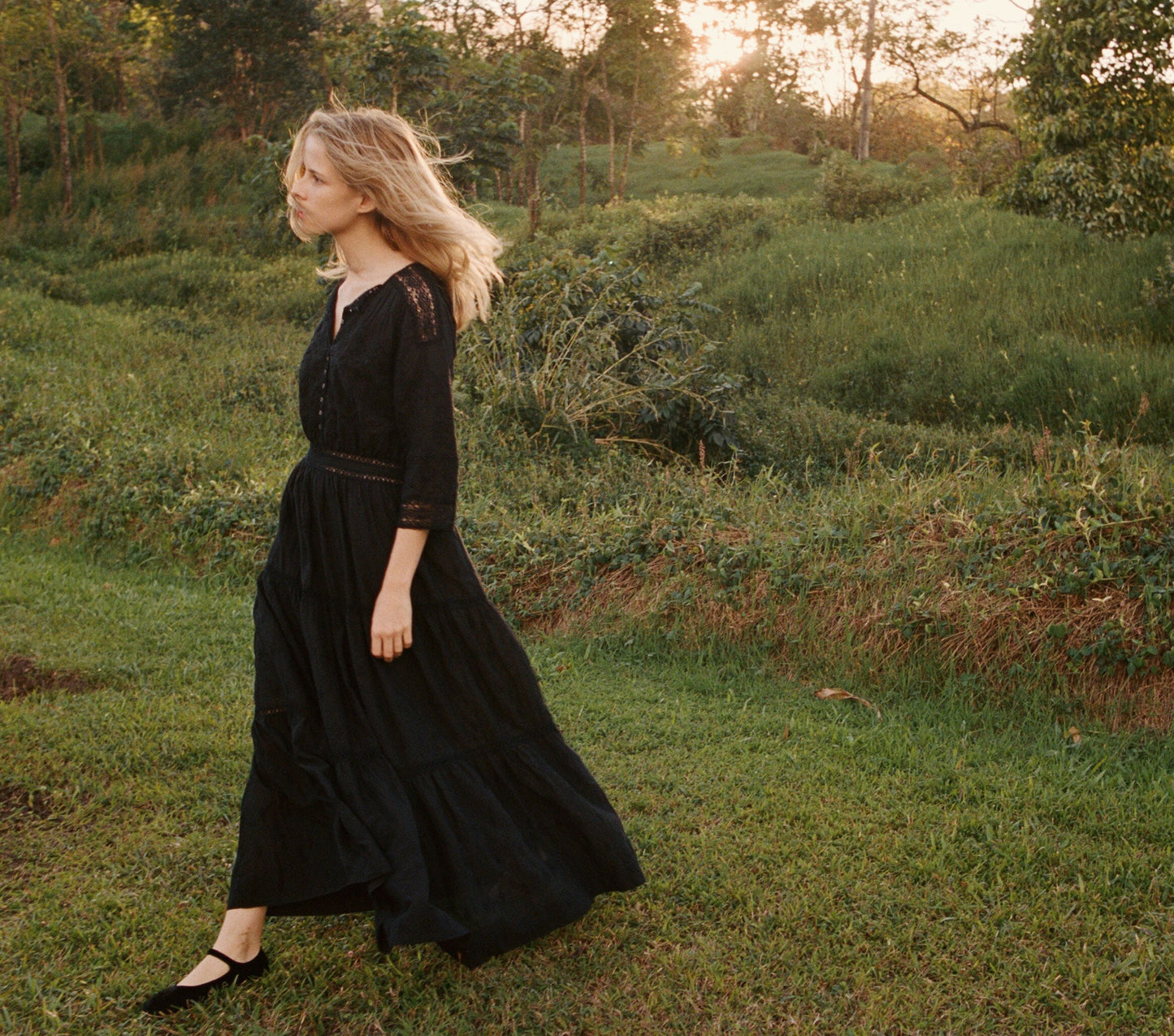 HMD -- PROVENCAL DRESS -- BLACK