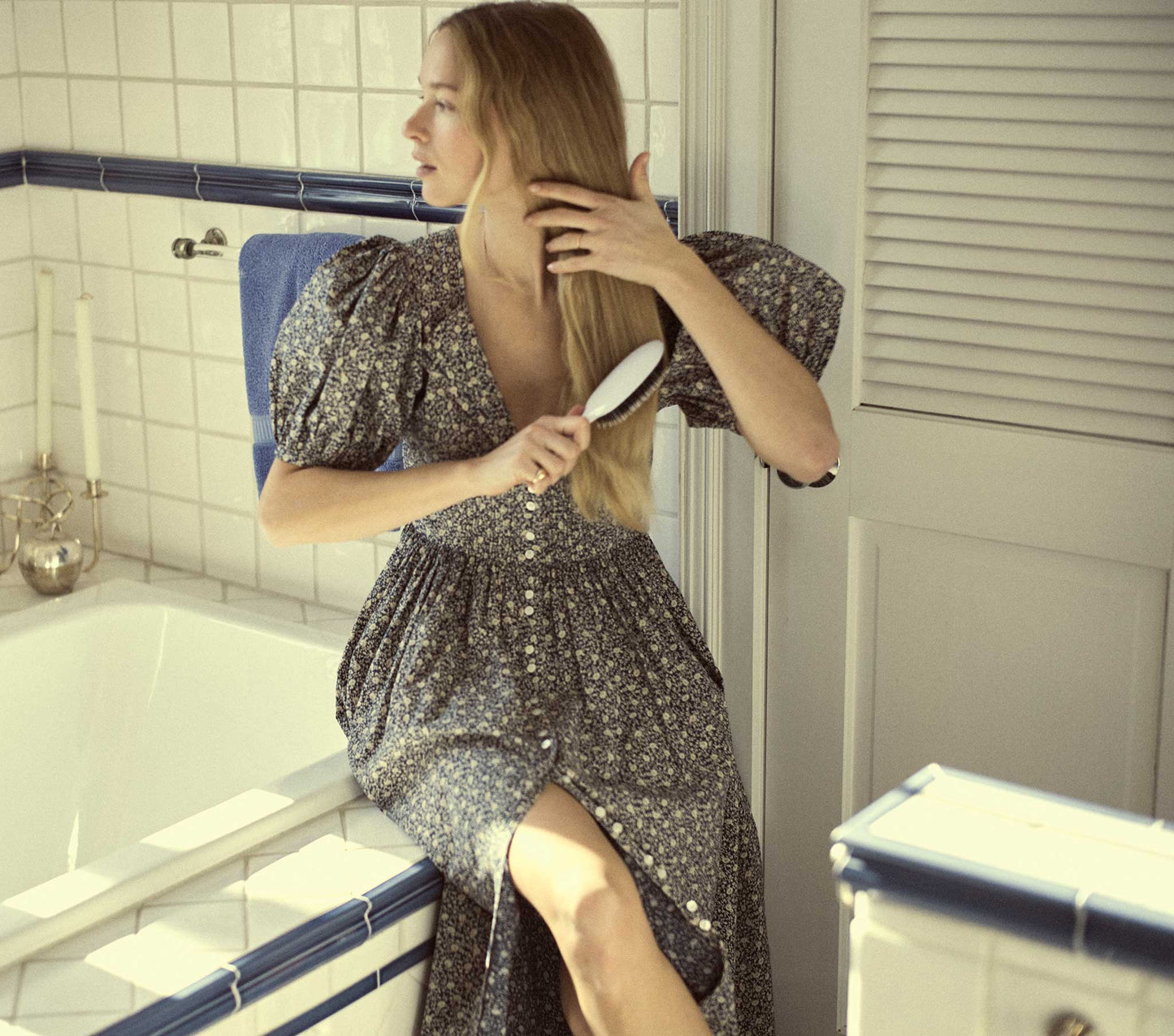 HMD -- ASHEVILLE DRESS -- BLUE COTTAGE DAISY FLORAL