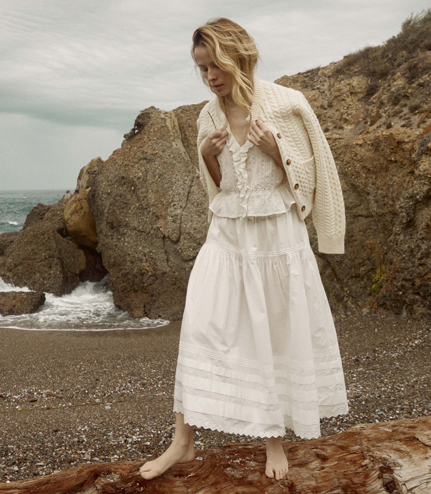 HMD -- MERCINA CARDIGAN -- IVORY