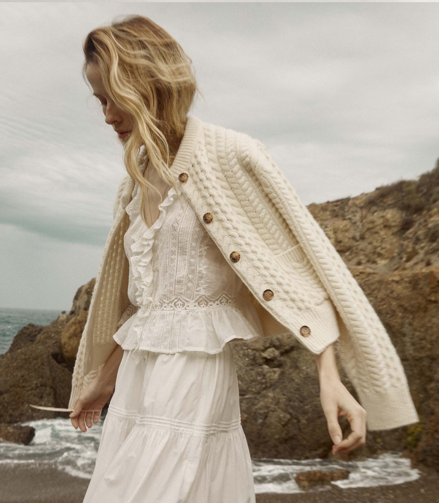 HMD -- MERCINA CARDIGAN -- IVORY