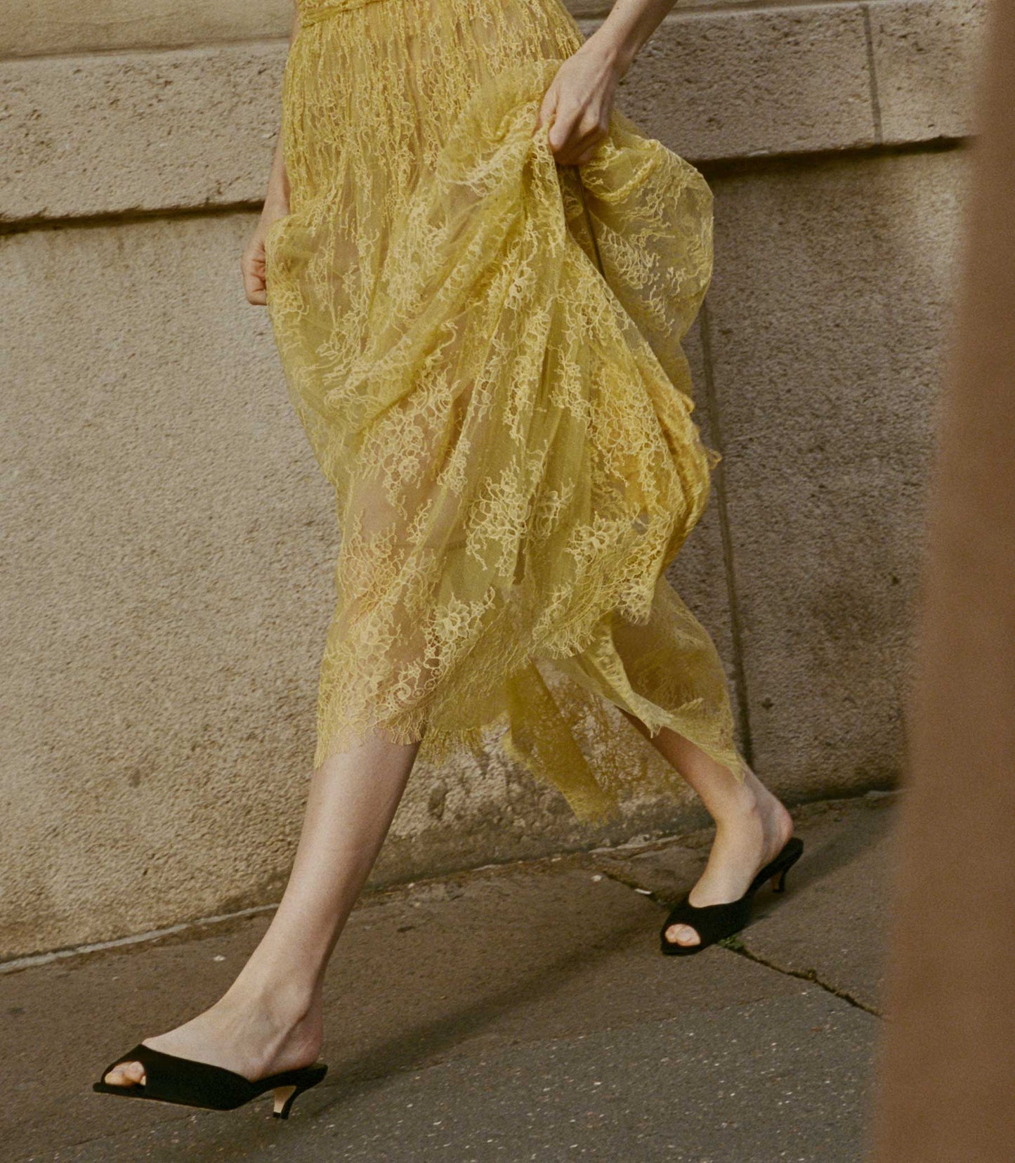 HMD -- PAMELINA DRESS -- DAFFODIL YELLOW LACE