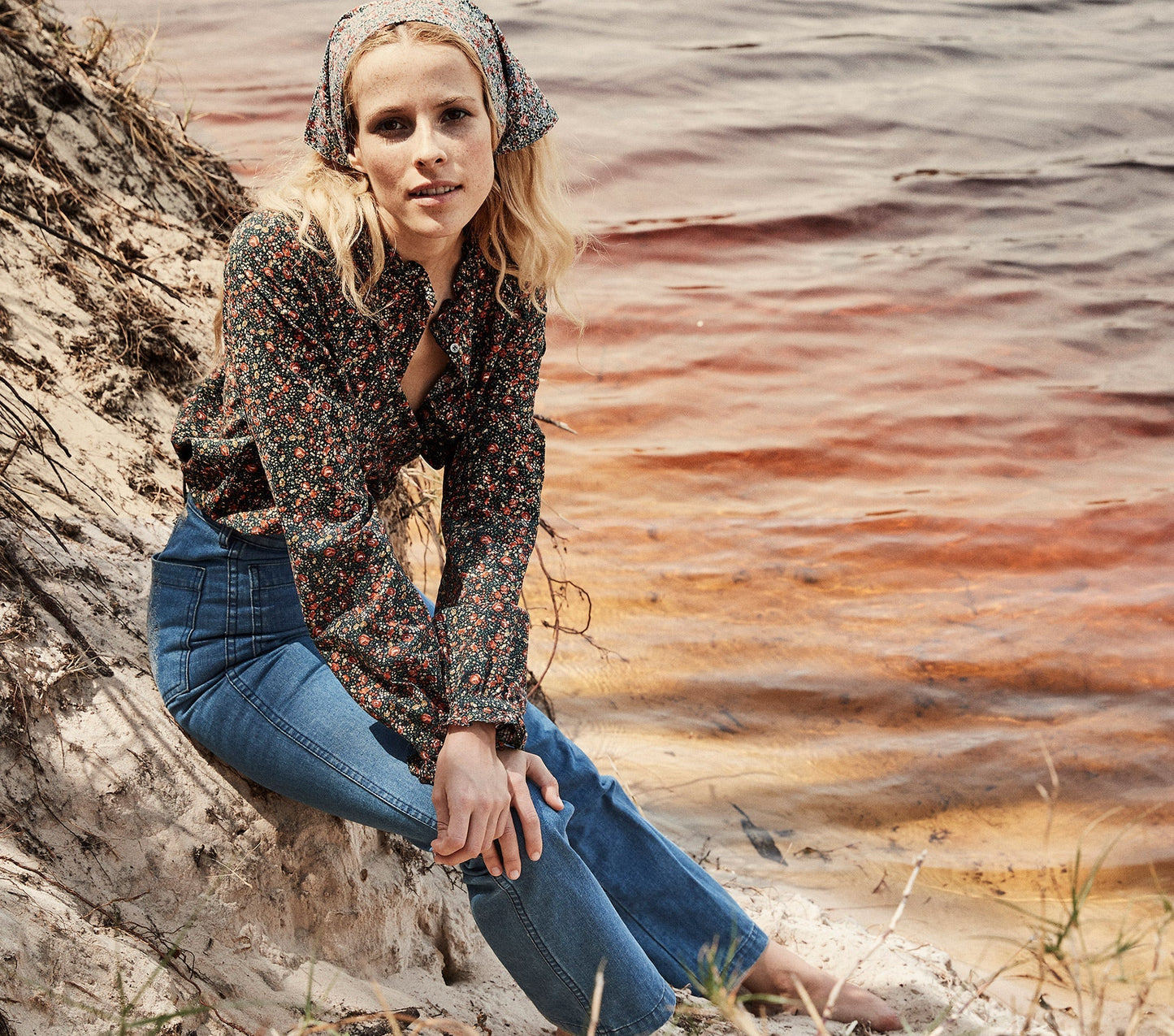 HMD -- SWAN TOP -- BLACK PETIT JARDIN PRINT