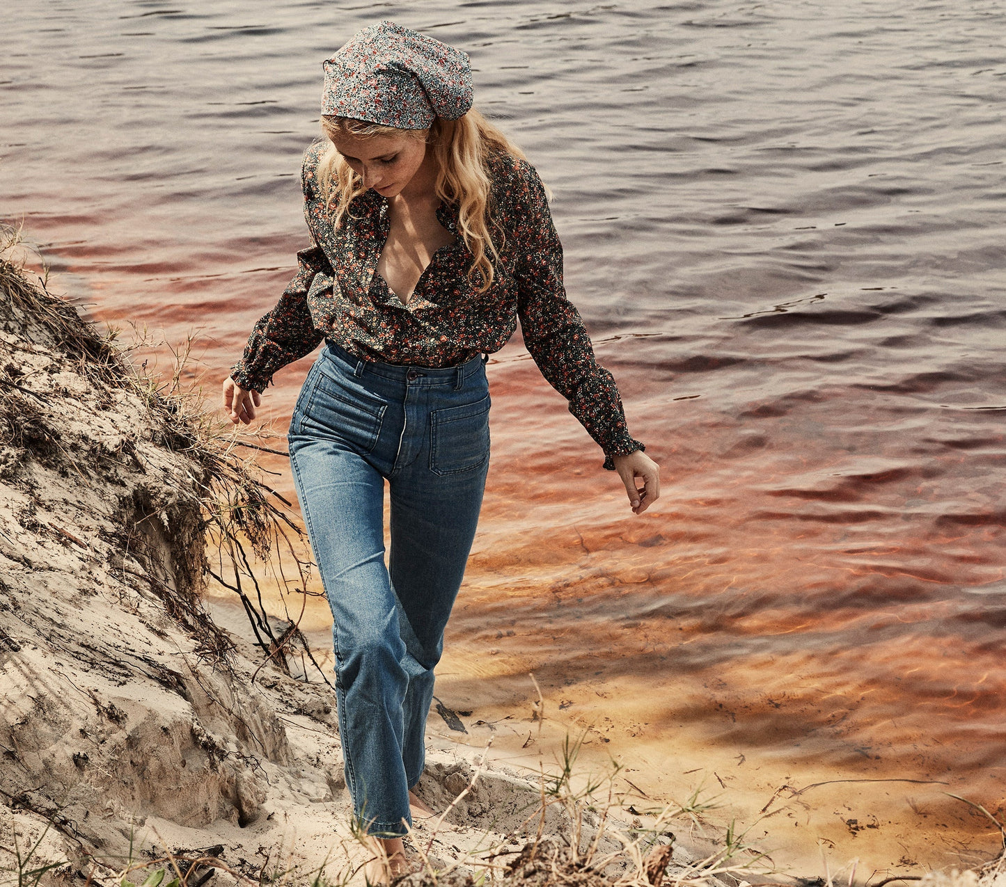 HMD -- SWAN TOP -- BLACK PETIT JARDIN PRINT