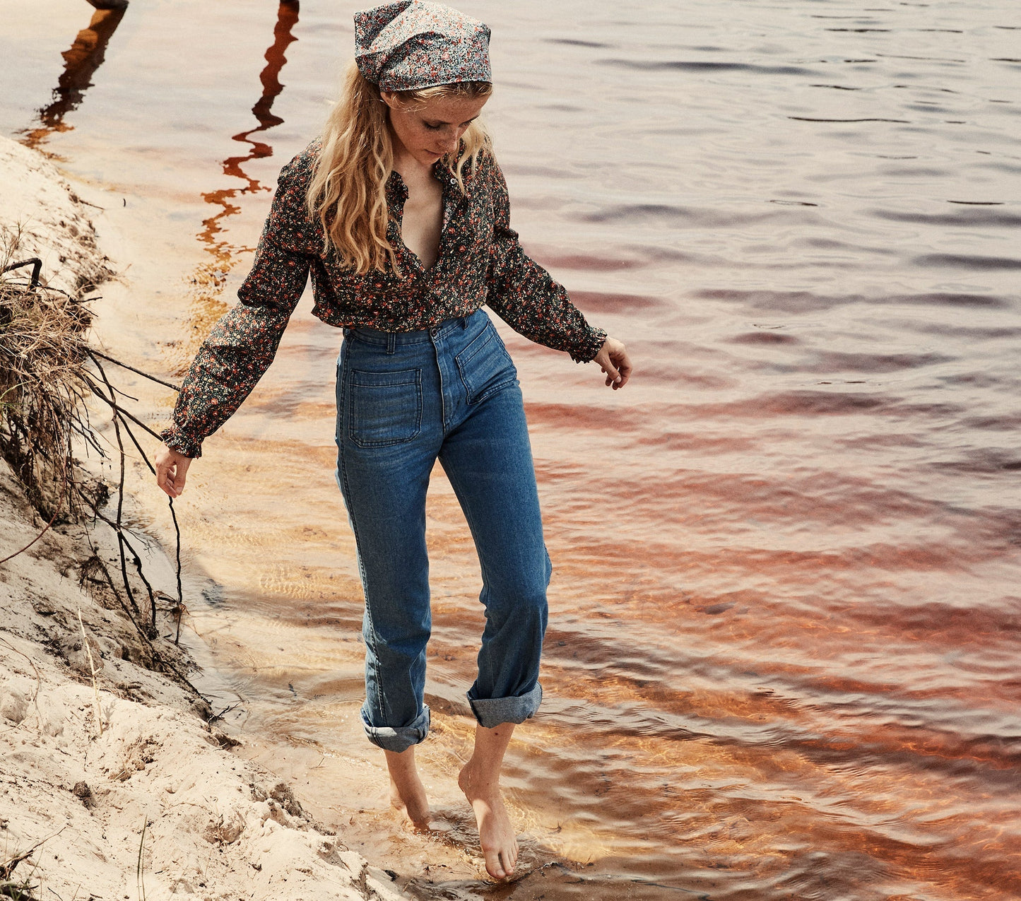 HMD -- SWAN TOP -- BLACK PETIT JARDIN PRINT