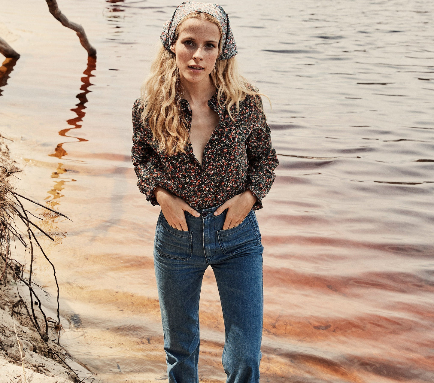 HMD -- SWAN TOP -- BLACK PETIT JARDIN PRINT