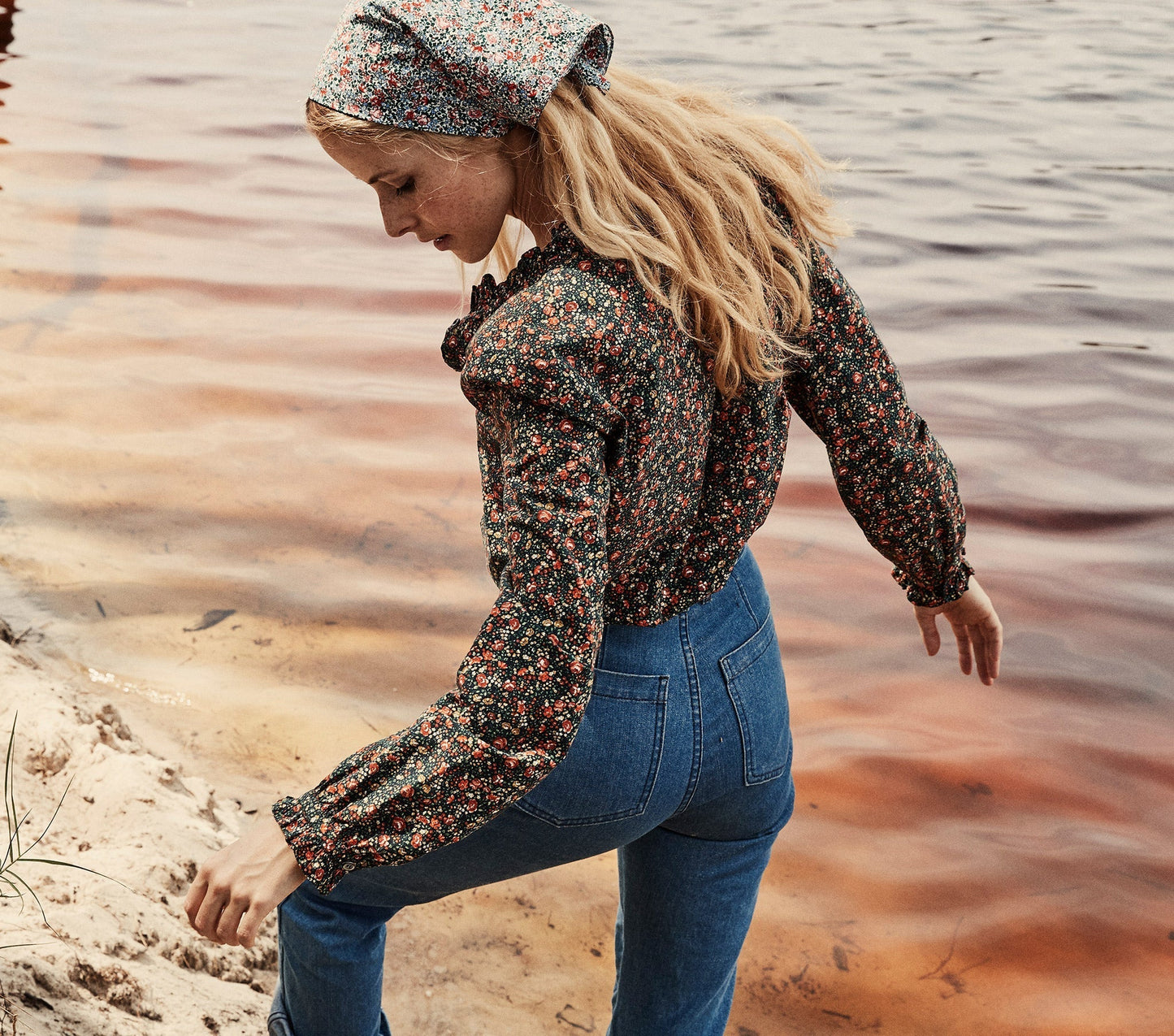 HMD -- SWAN TOP -- BLACK PETIT JARDIN PRINT