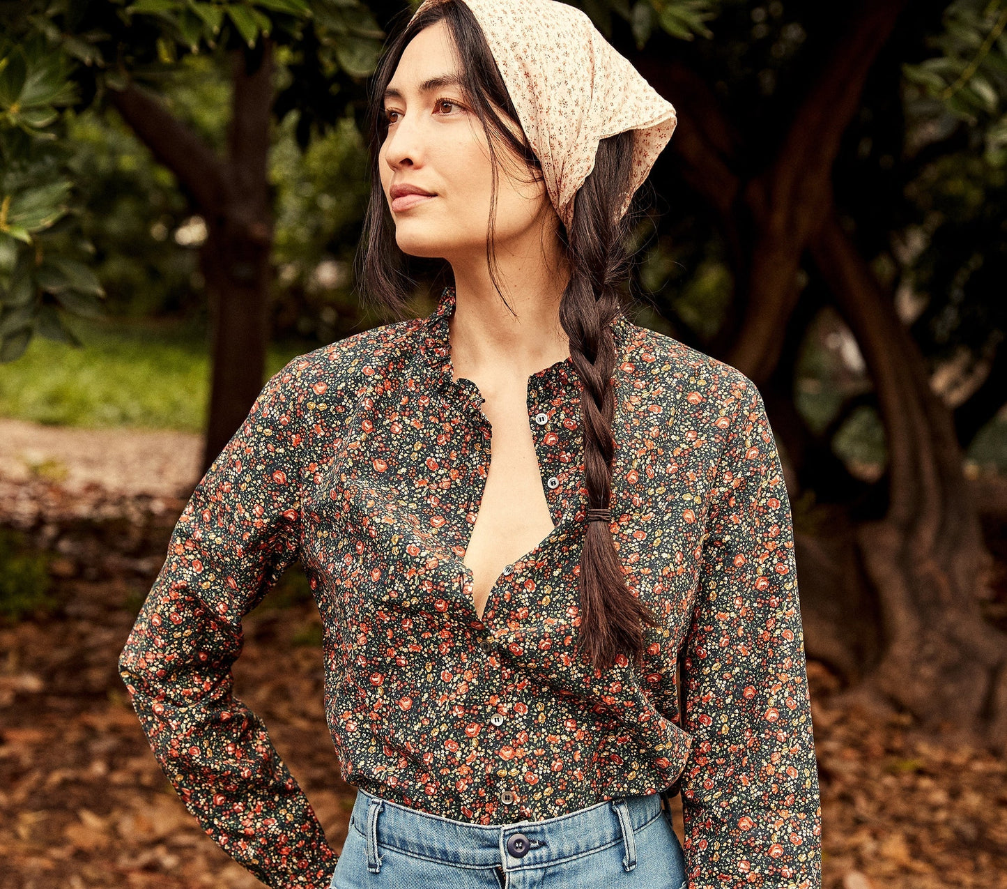 HMD -- SWAN TOP -- BLACK PETIT JARDIN PRINT