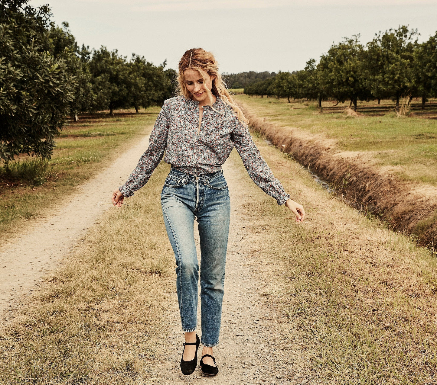 HMD -- SWAN TOP -- WHITE PETIT JARDIN PRINT