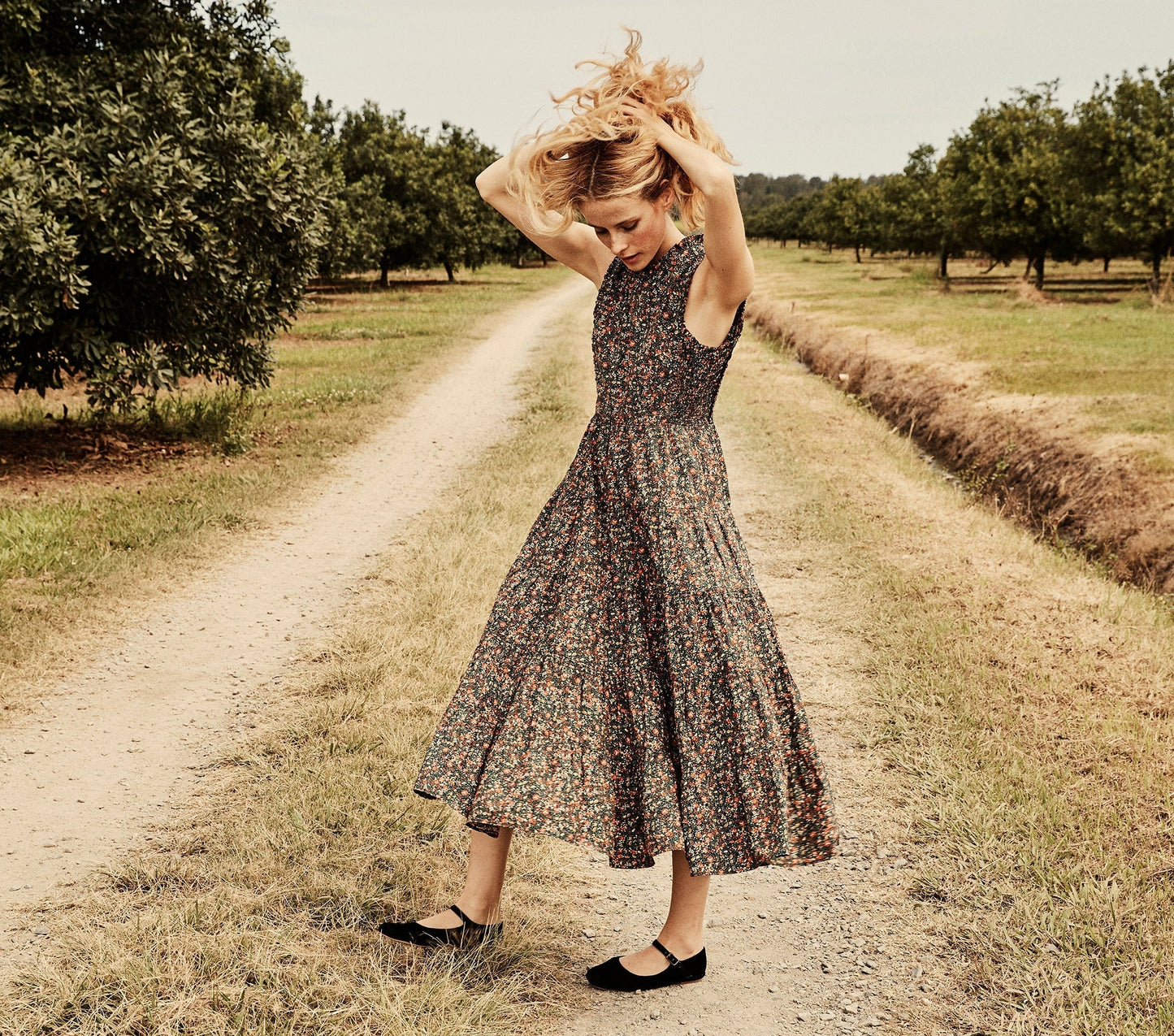 HMD -- RAVEN DRESS -- BLACK PETIT JARDIN PRINT