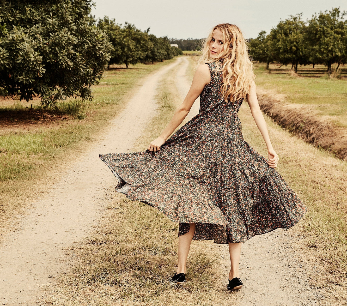 HMD -- RAVEN DRESS -- BLACK PETIT JARDIN PRINT