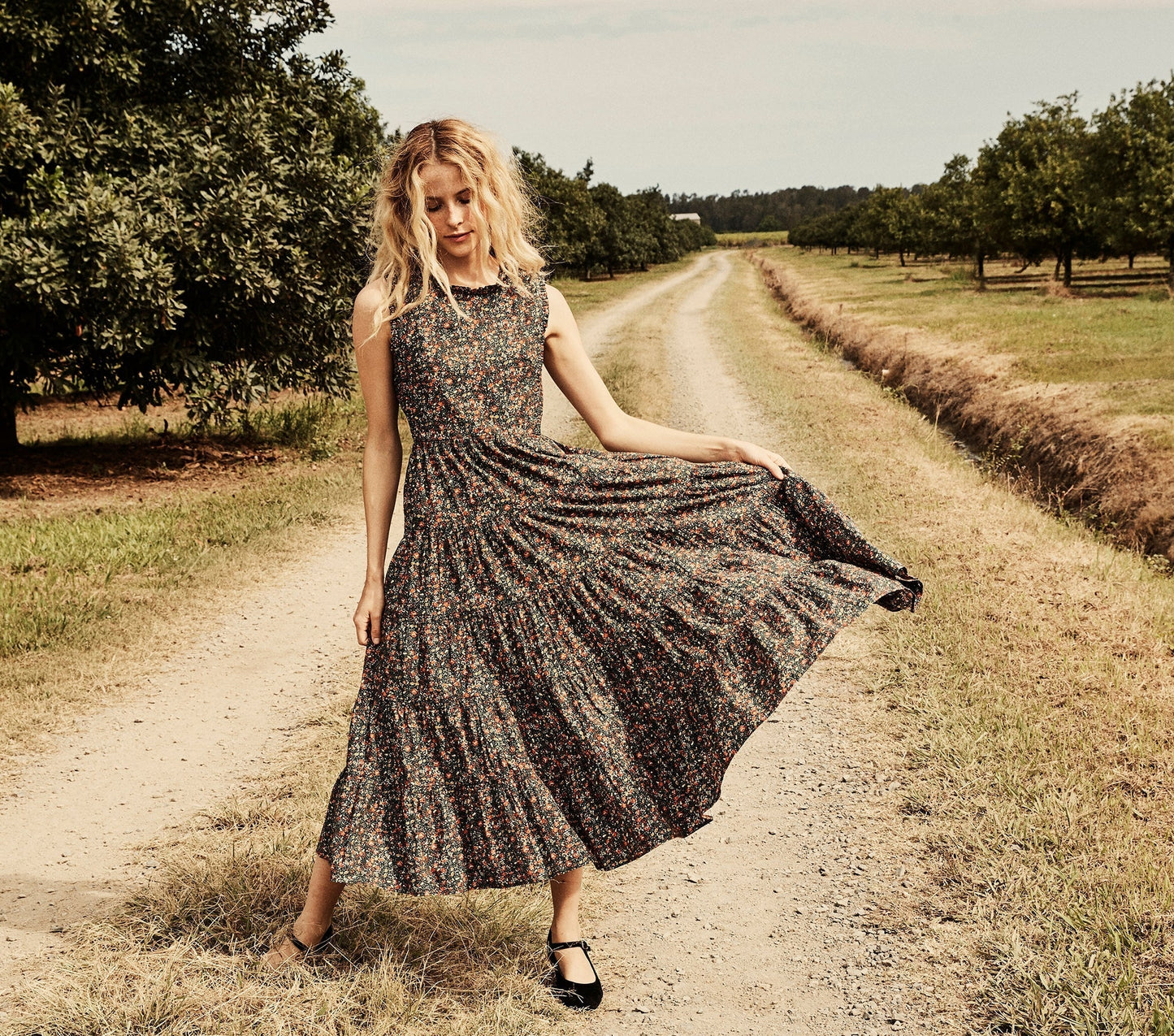 HMD -- RAVEN DRESS -- BLACK PETIT JARDIN PRINT