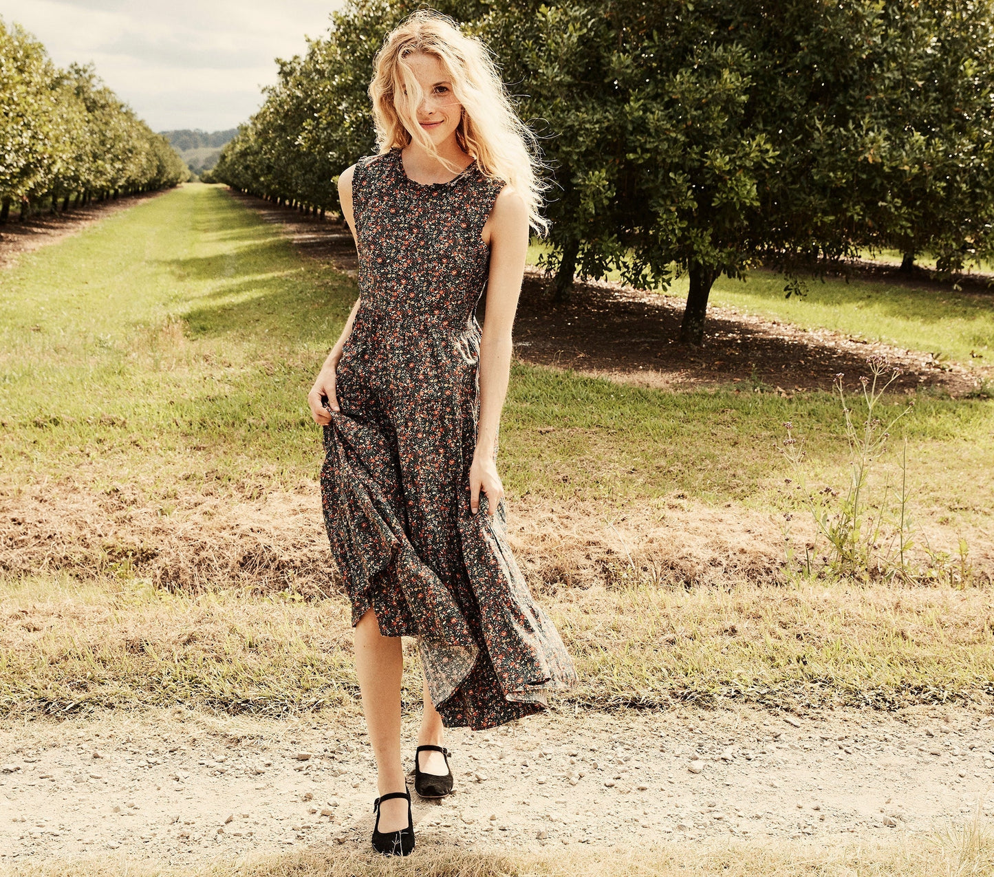 HMD -- RAVEN DRESS -- BLACK PETIT JARDIN PRINT