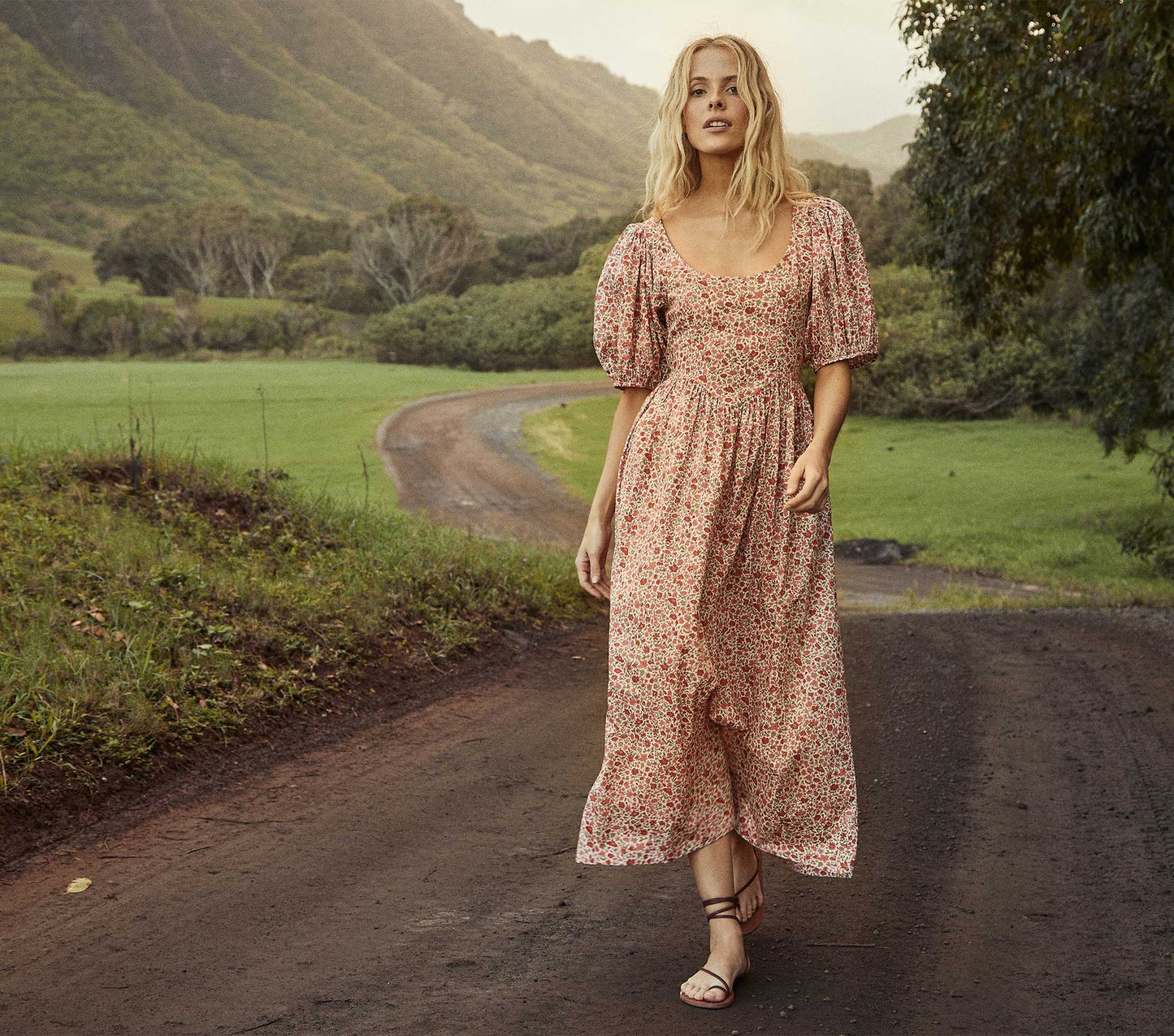 HMD -- ABRIELLE DRESS -- CORAL POPPY BELL FLORAL