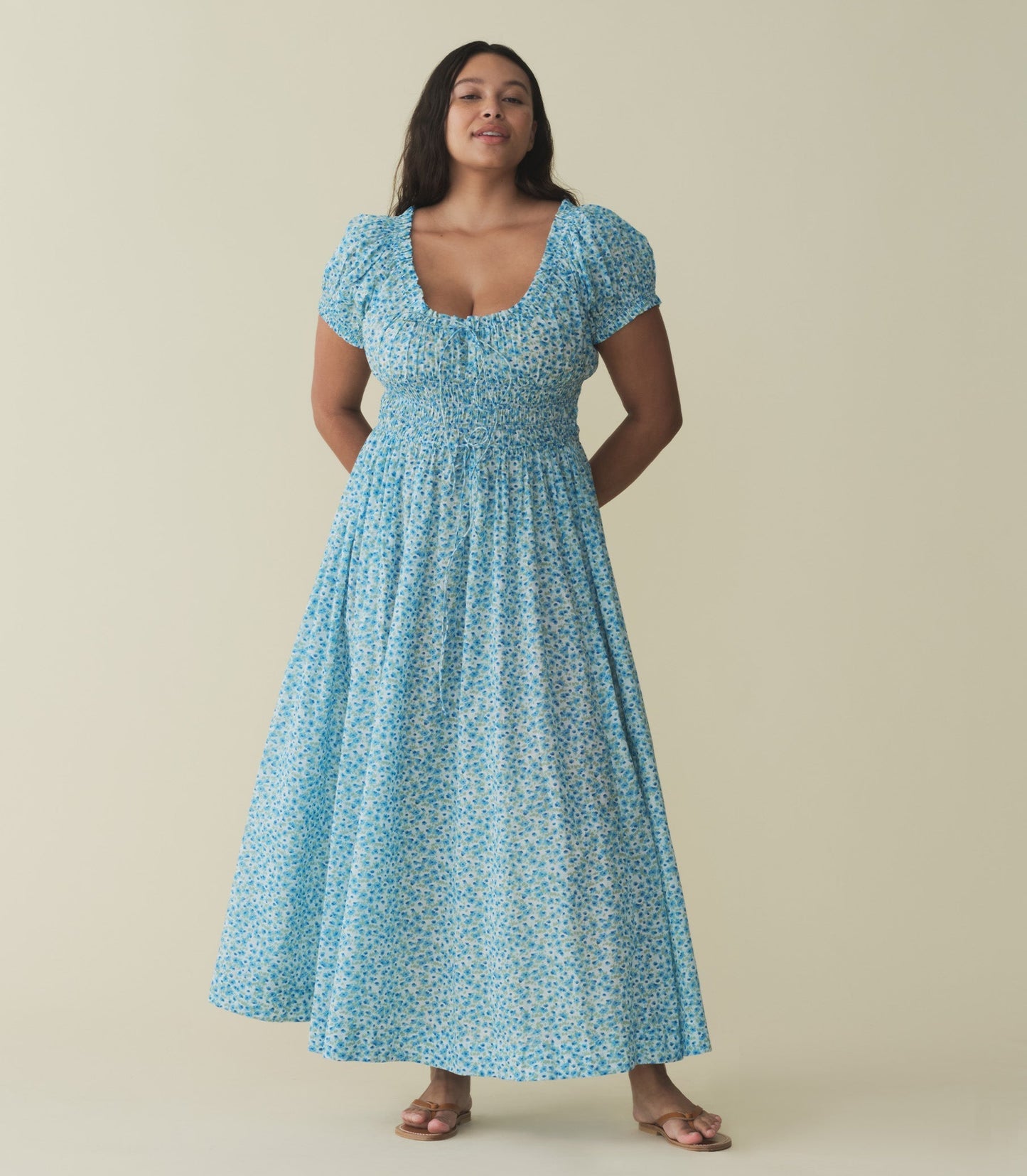 HMD -- ASHLYNN DRESS -- BLEU DAISY FIELDS