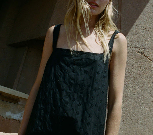 HMD -- CARINA DRESS -- BLACK