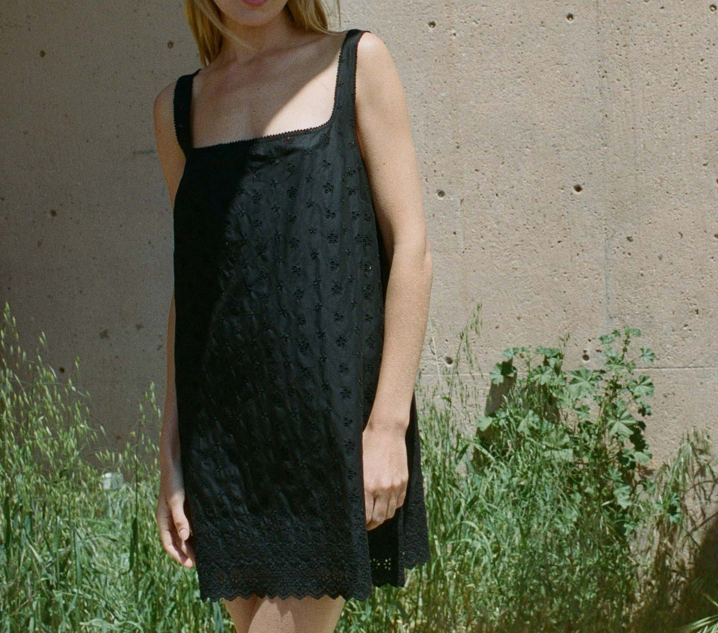 HMD -- CARINA DRESS -- BLACK