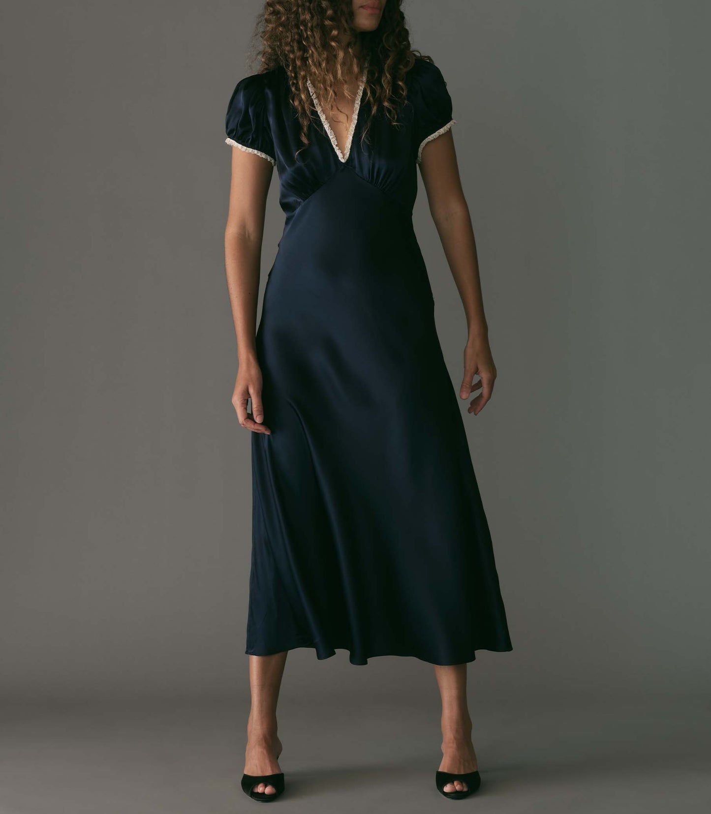 HMD -- CERELIA DRESS -- DEEP NAVY