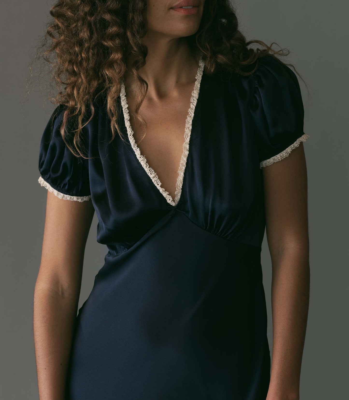 HMD -- CERELIA DRESS -- DEEP NAVY