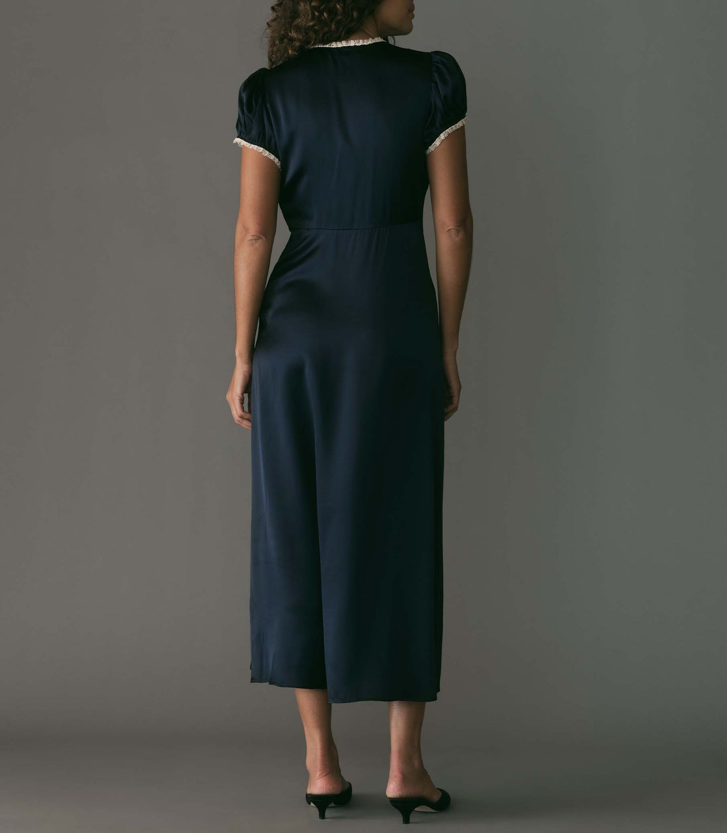 HMD -- CERELIA DRESS -- DEEP NAVY