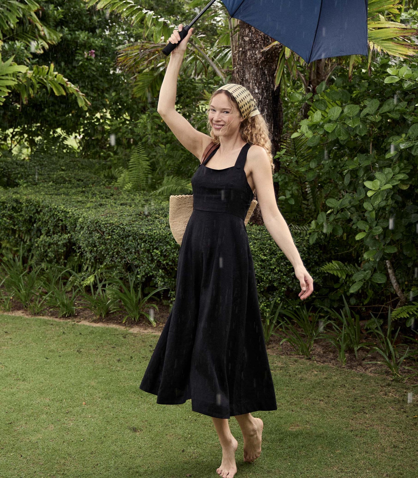 HMD -- COLBIE DRESS -- BLACK