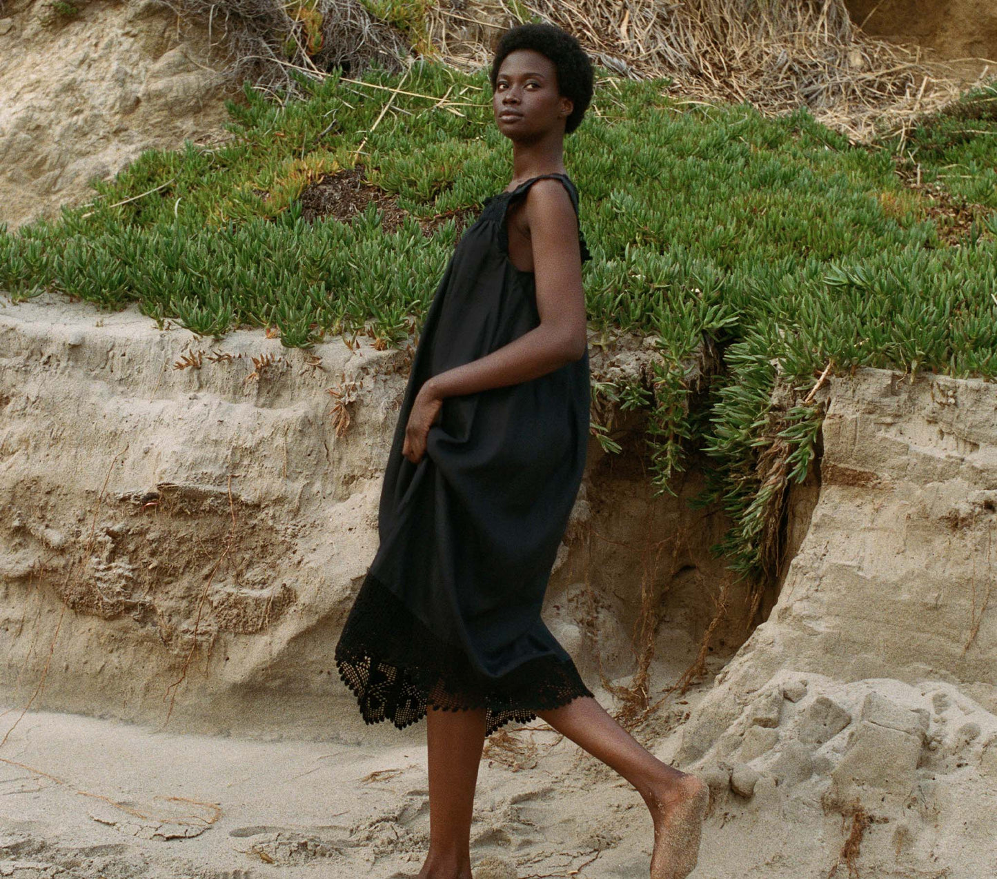 HMD -- CONCETTA DRESS -- BLACK