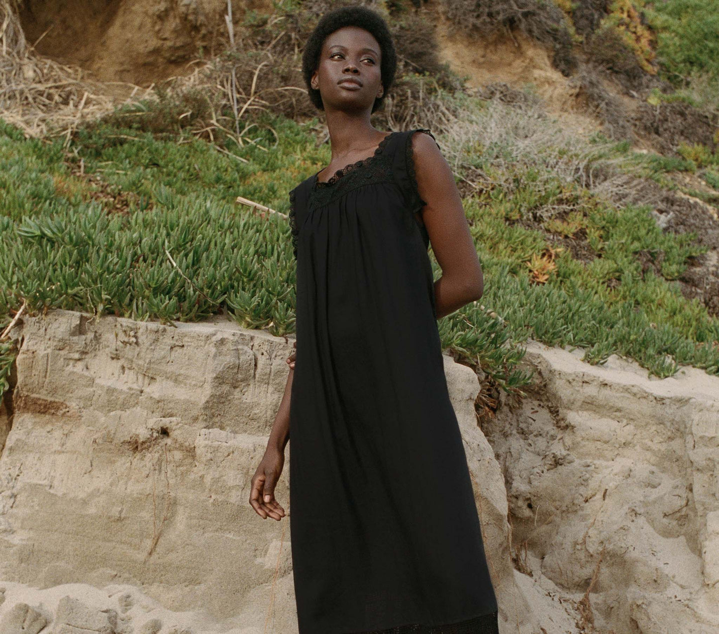 HMD -- CONCETTA DRESS -- BLACK