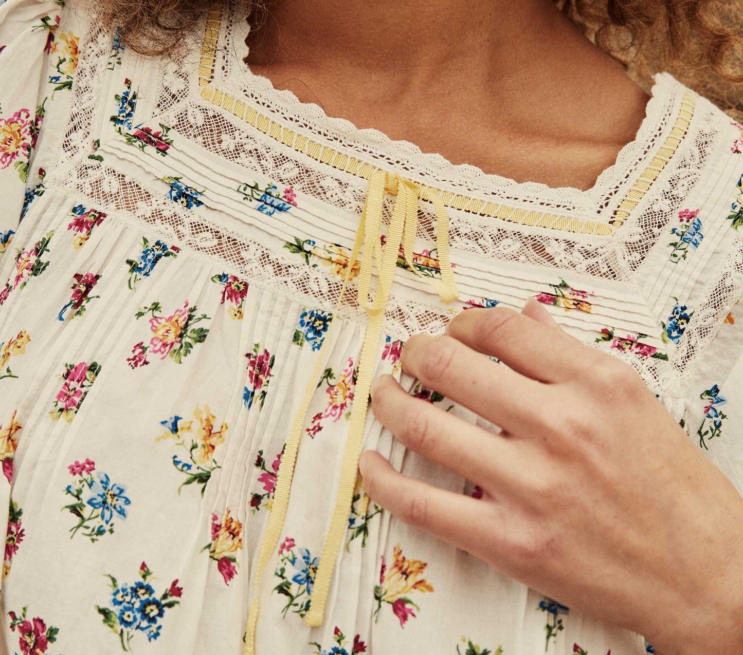 HMD -- CADEAU DRESS -- FLEURS DE JONQUILLE