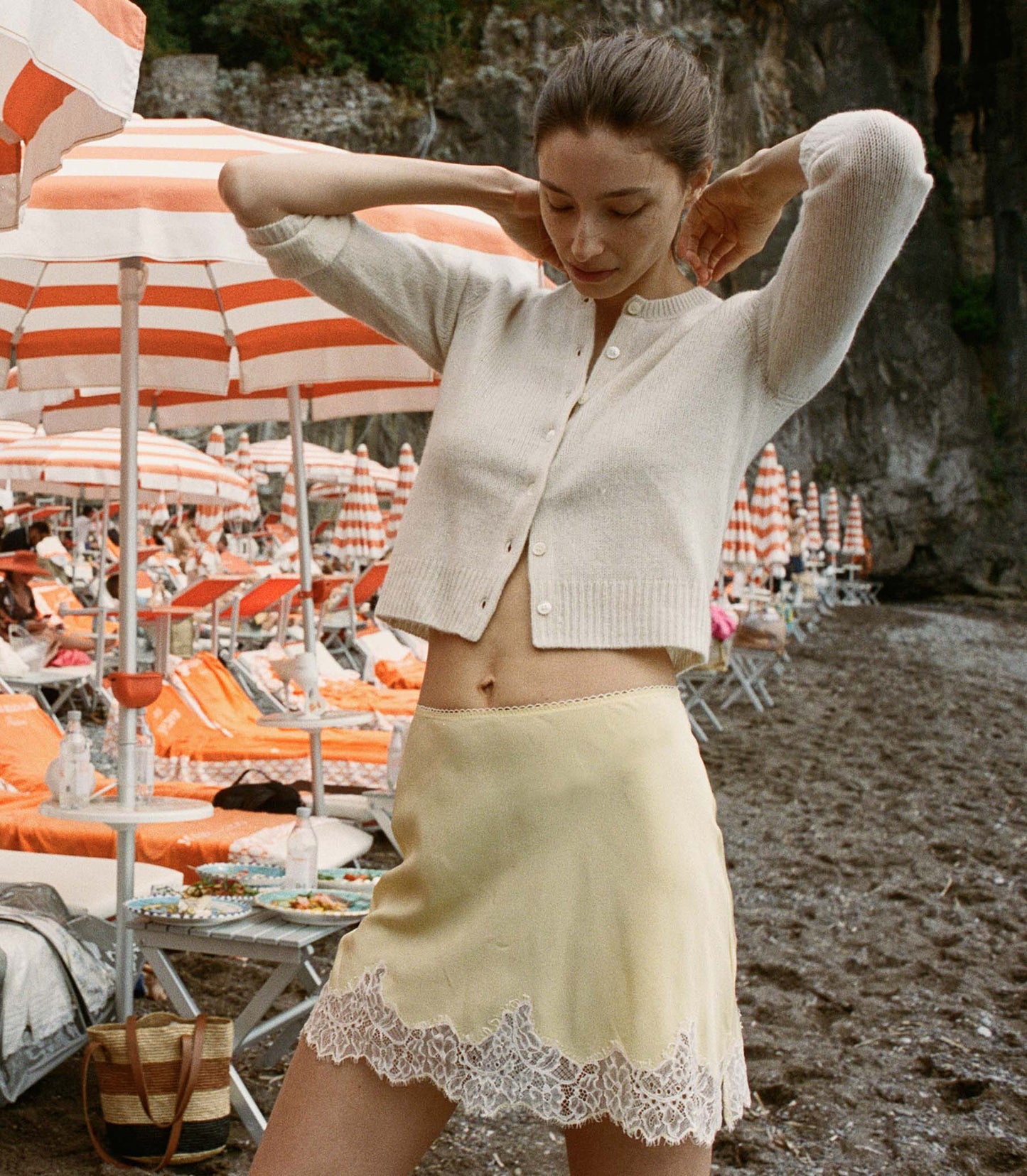 HMD -- DANAE CARDIGAN -- DOGWOOD