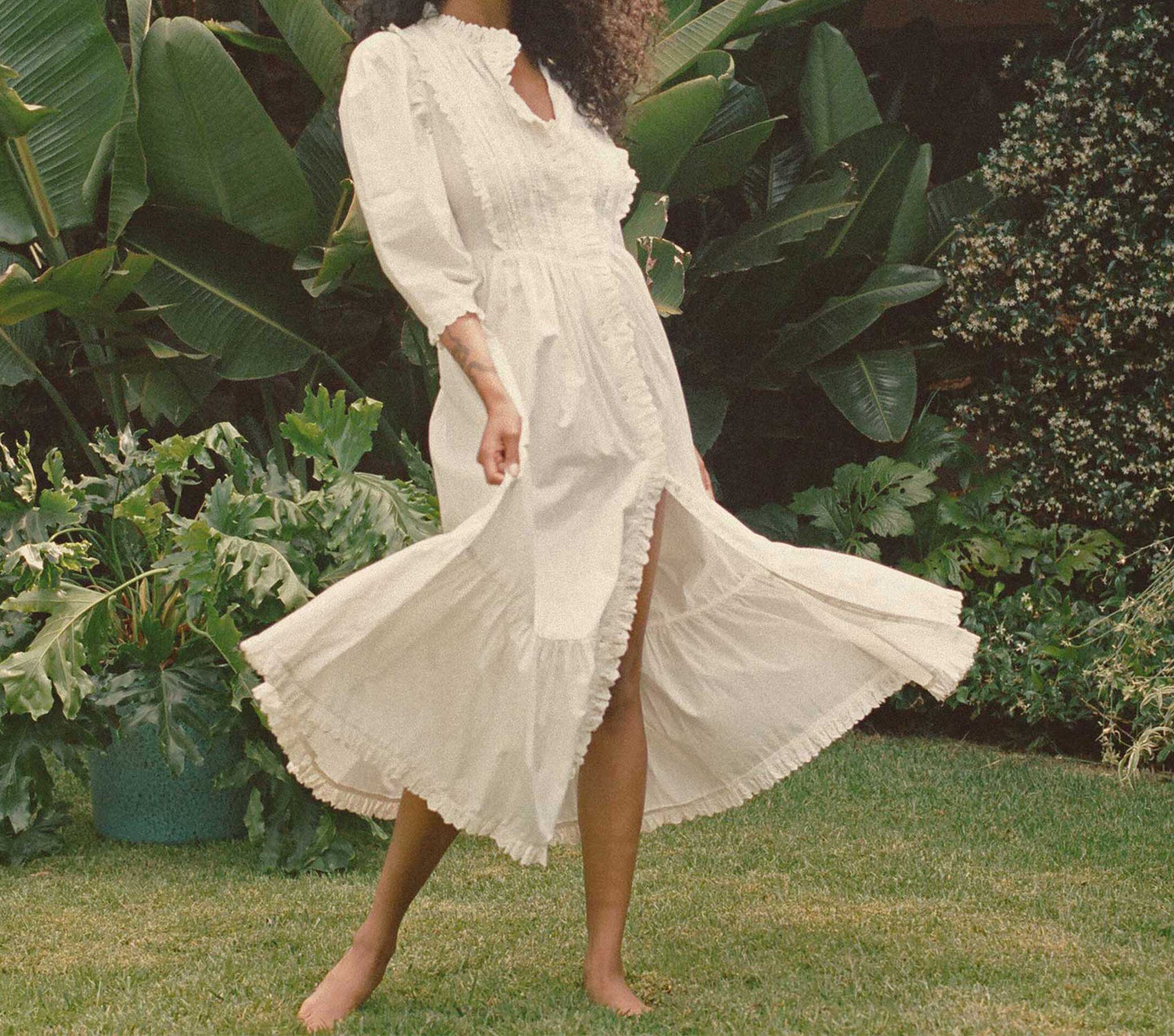 HMD -- DARBY DRESS -- POWDER