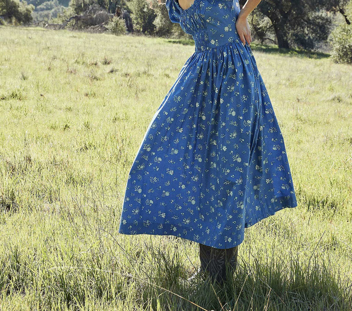 HMD -- DEIA DRESS -- BLUE BOUTON DE ROSE