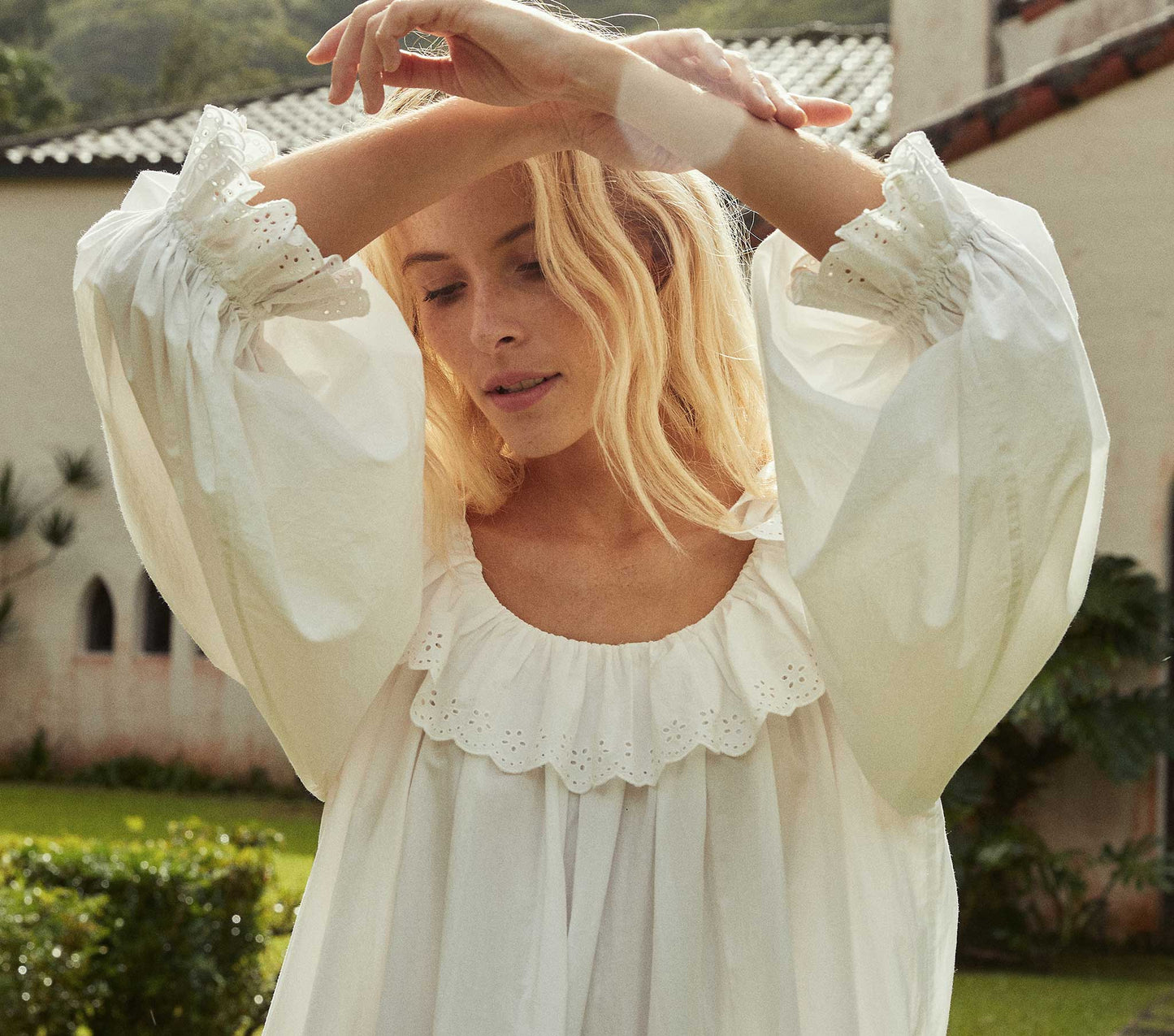 HMD -- WYNNE DRESS -- POWDER