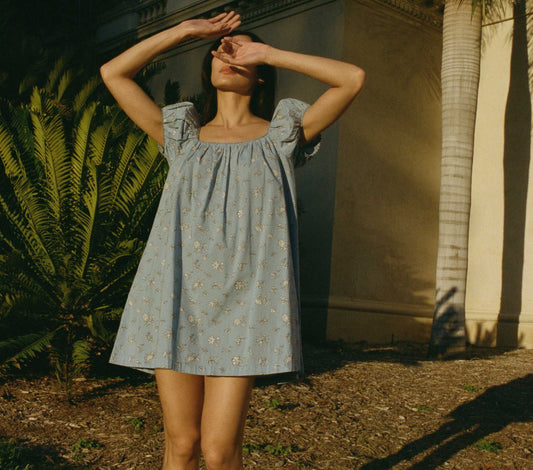 HMD -- JULIE DRESS -- SKY BOUTON DE ROSE