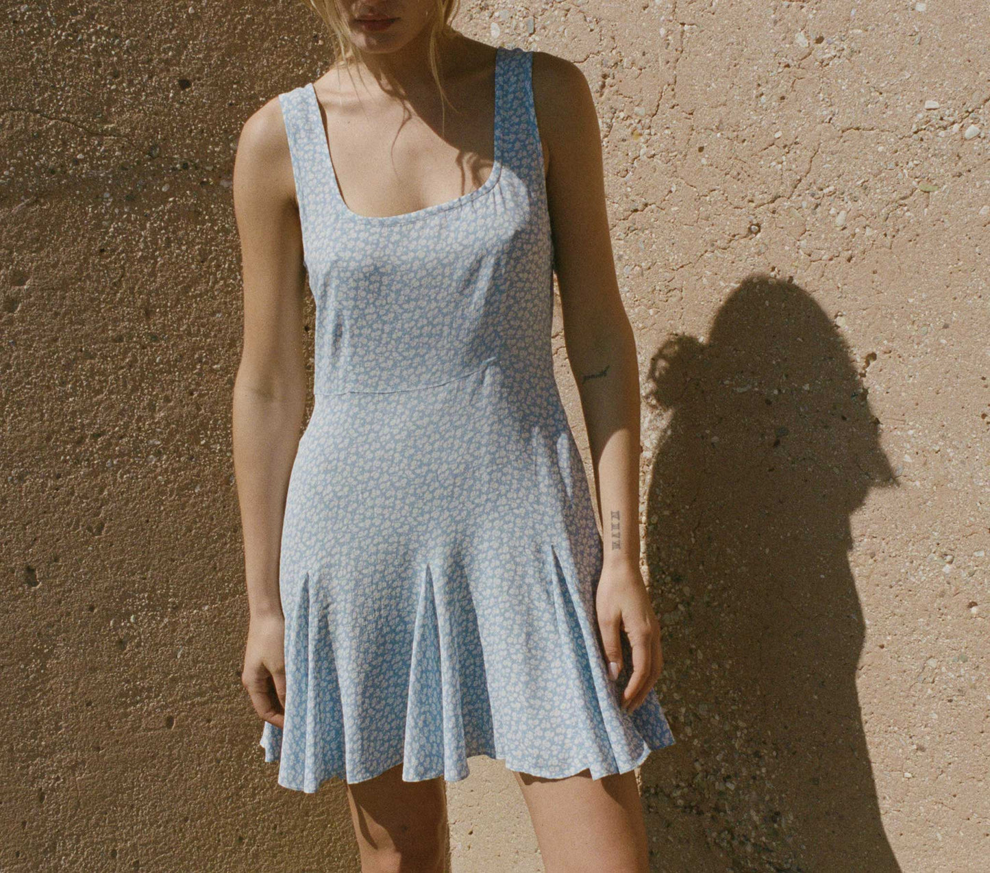 HMD -- PORTO DRESS -- CERULEAN HILLSIDE BLOOM