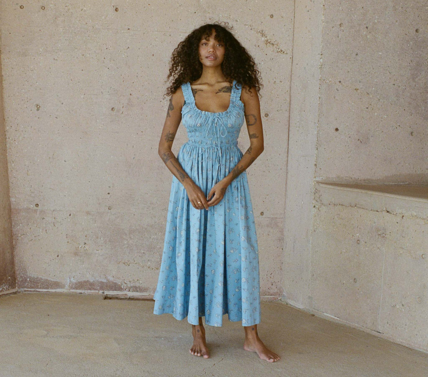 HMD -- EMMARETTA DRESS -- SKY BOUTON DE ROSE