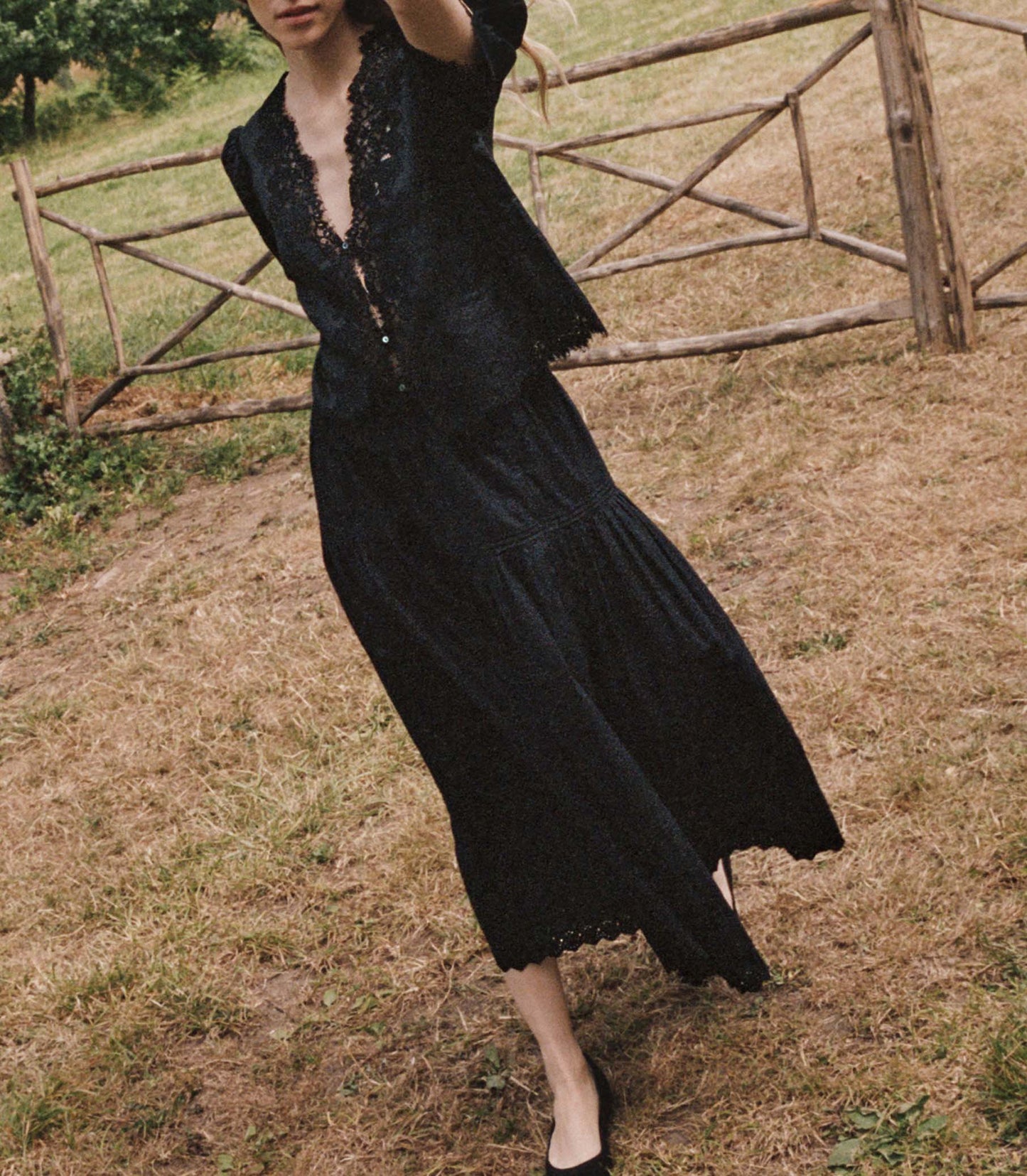 HMD -- SEBASTIANE SKIRT -- BLACK