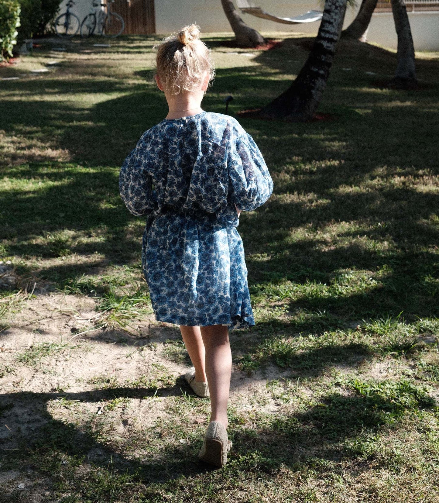 LITTLE MARCHE TOP -- BLEU SOLEIL FLEURIT