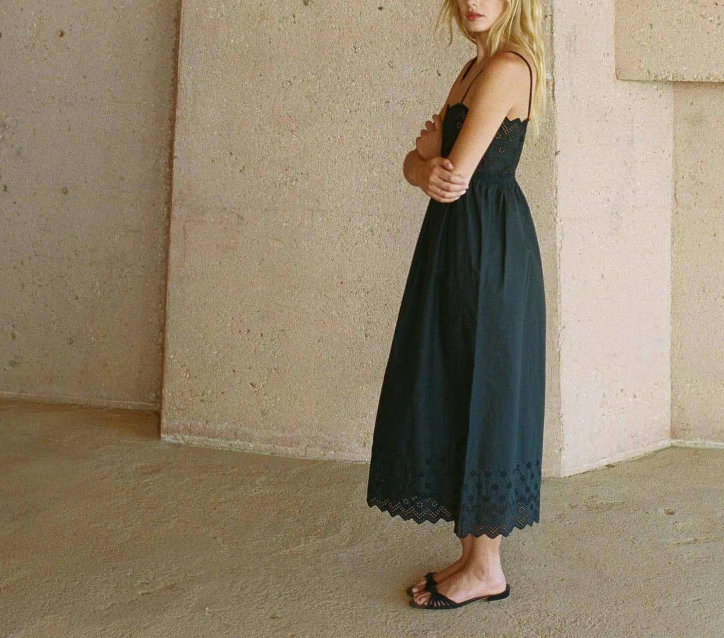 HMD -- LUCINDA DRESS -- BLACK