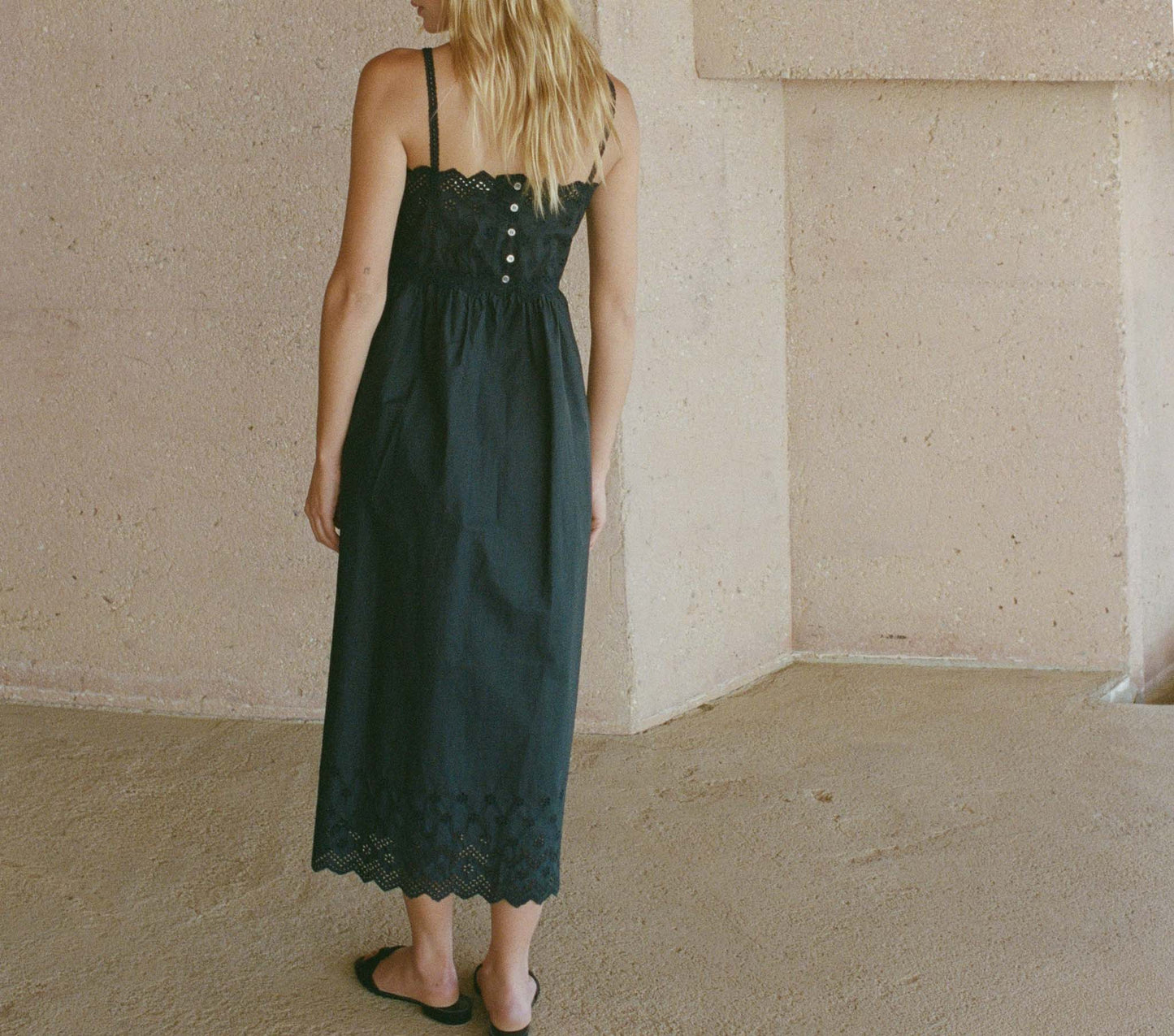 HMD -- LUCINDA DRESS -- BLACK