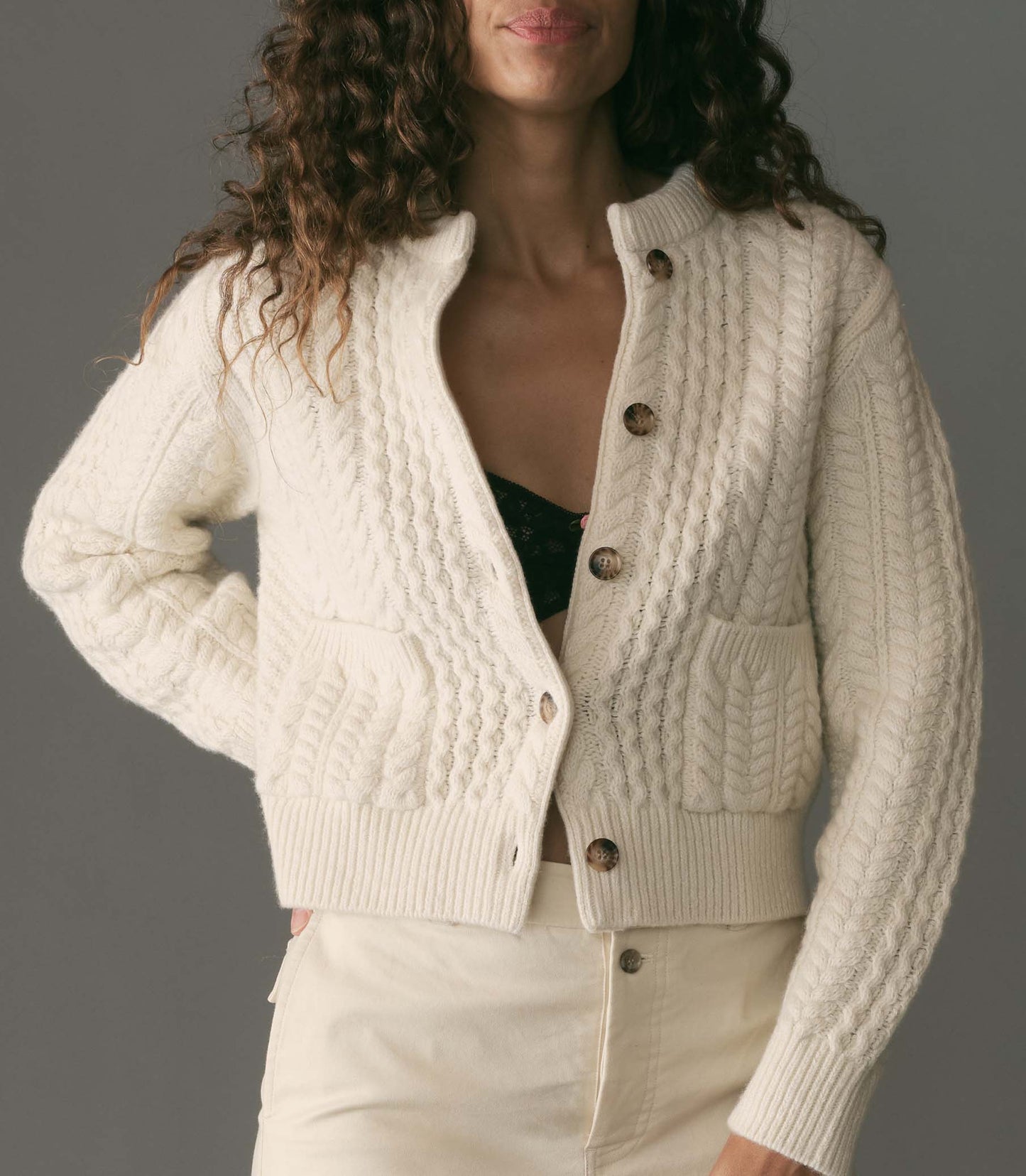 HMD -- MERCINA CARDIGAN -- IVORY