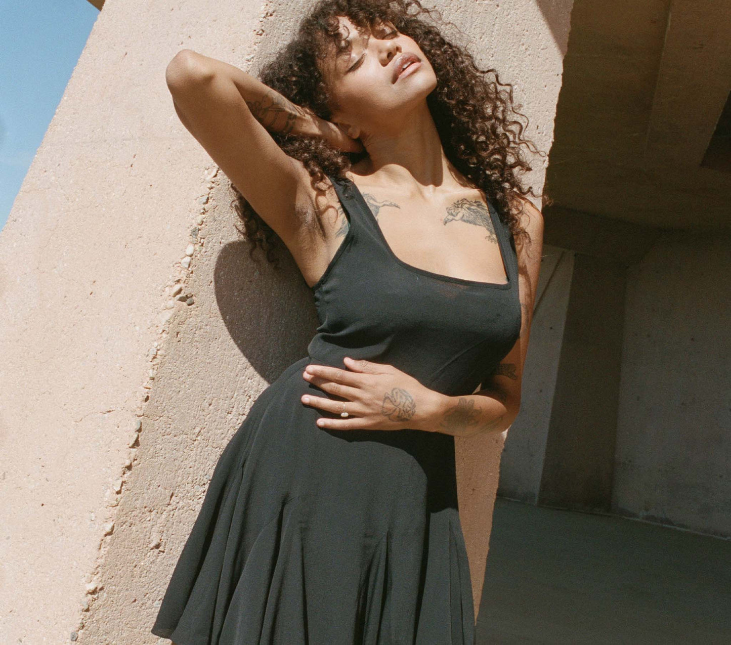 HMD -- PORTO DRESS -- BLACK